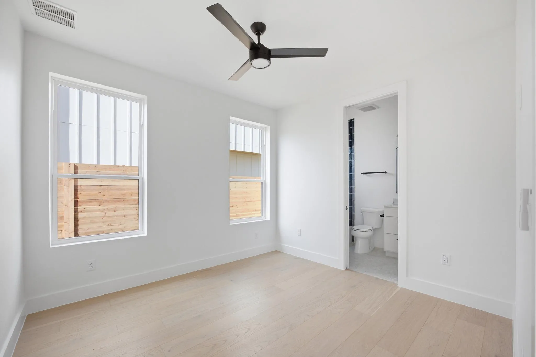 Photo 5 of 301 N PLEASANT VALLEY RD #2