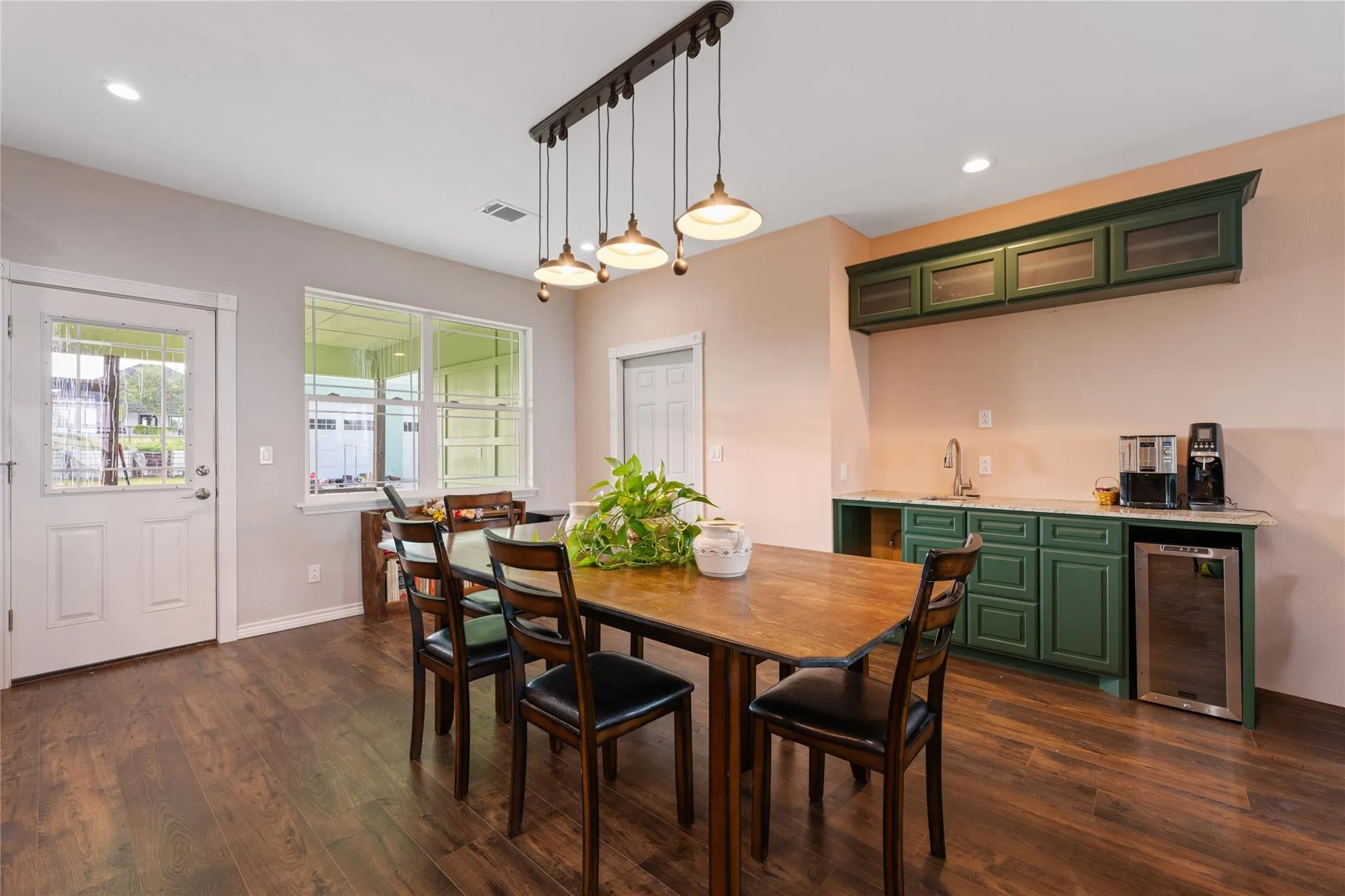 Photo 4 of 459 E RIDGE LN