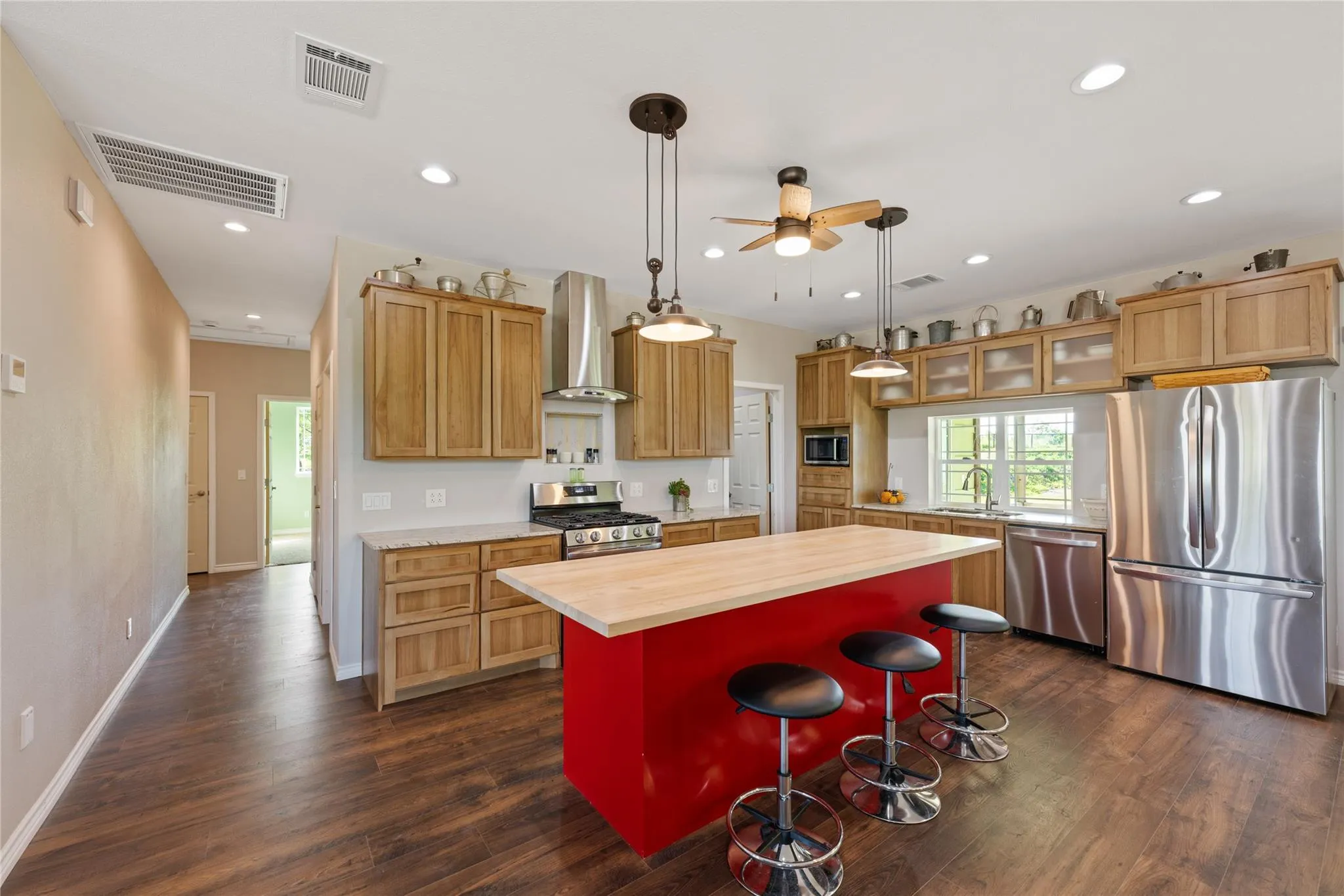 Photo 2 of 459 E RIDGE LN