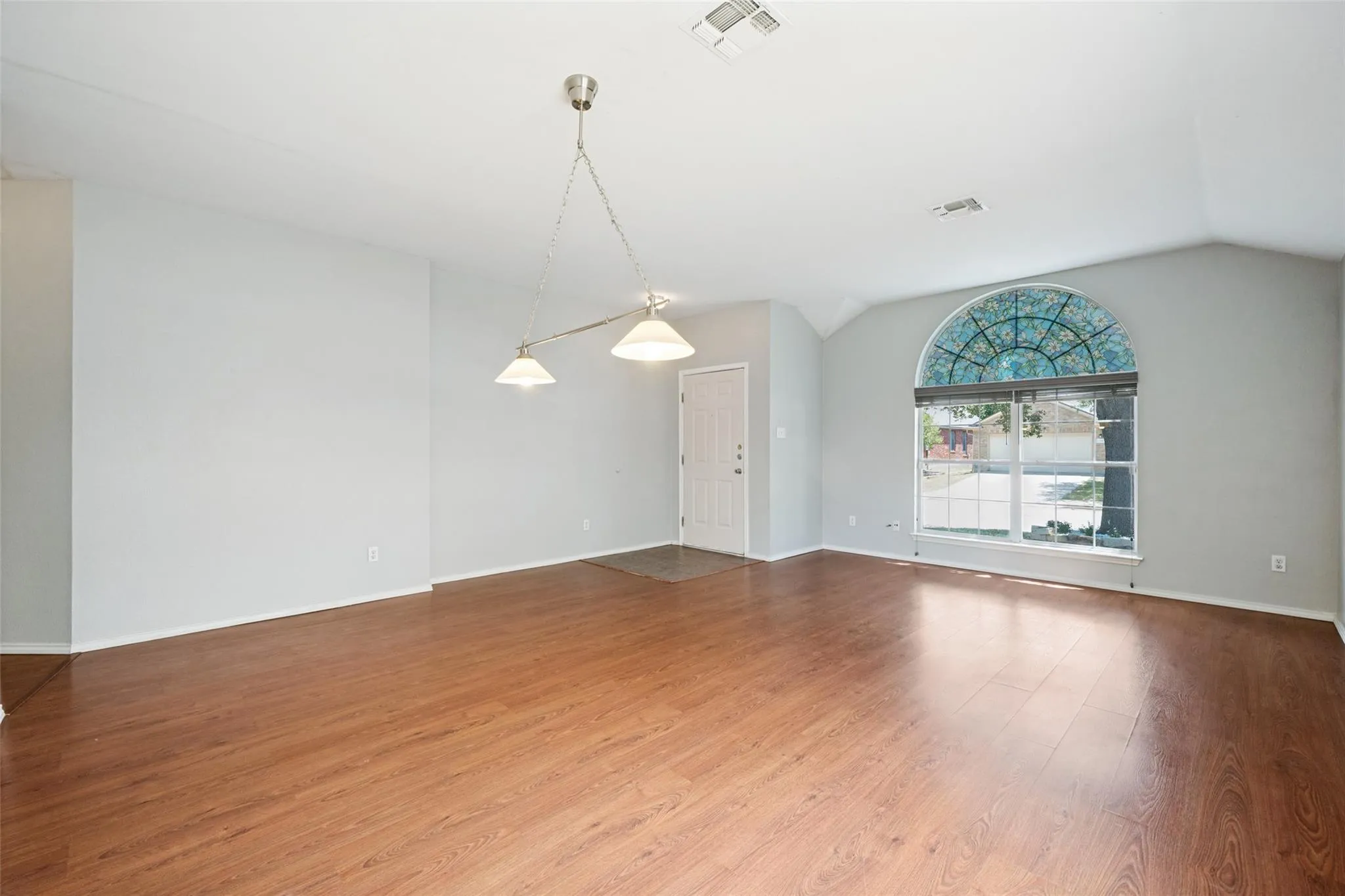 Photo 5 of 3704 CROWNOVER ST