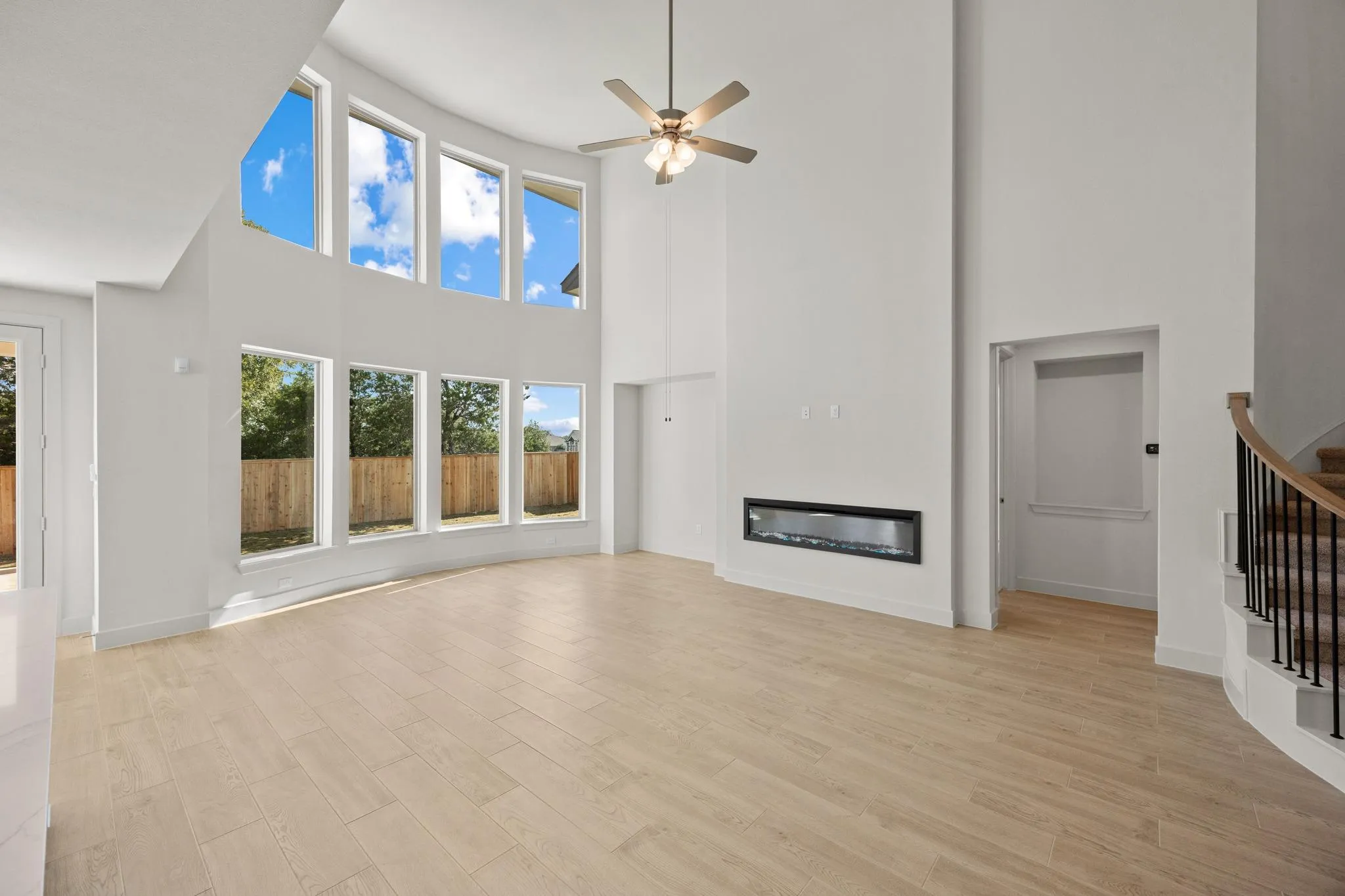 Photo 5 of 513 LIGHTSTONE DR