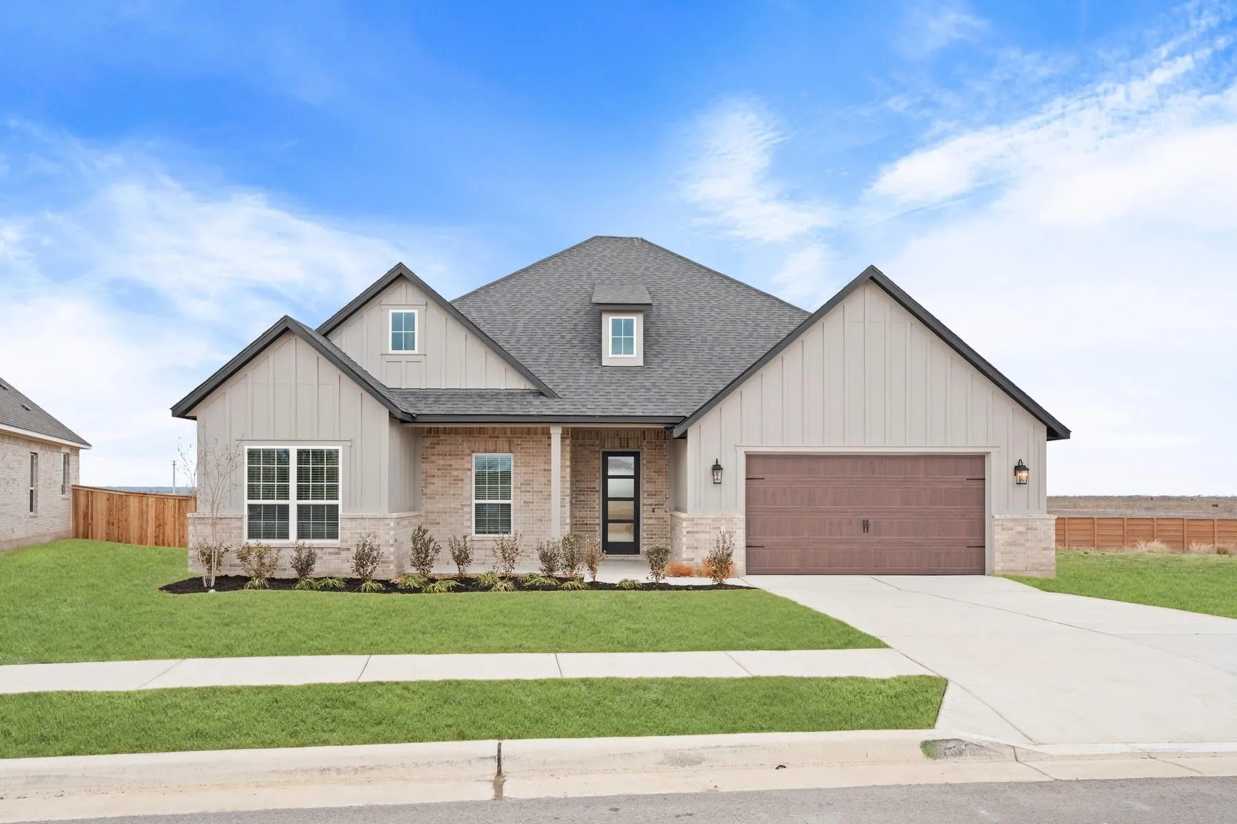 Photo of 309 E LUNA BLUE LN, Jarrell, TX, 76537
