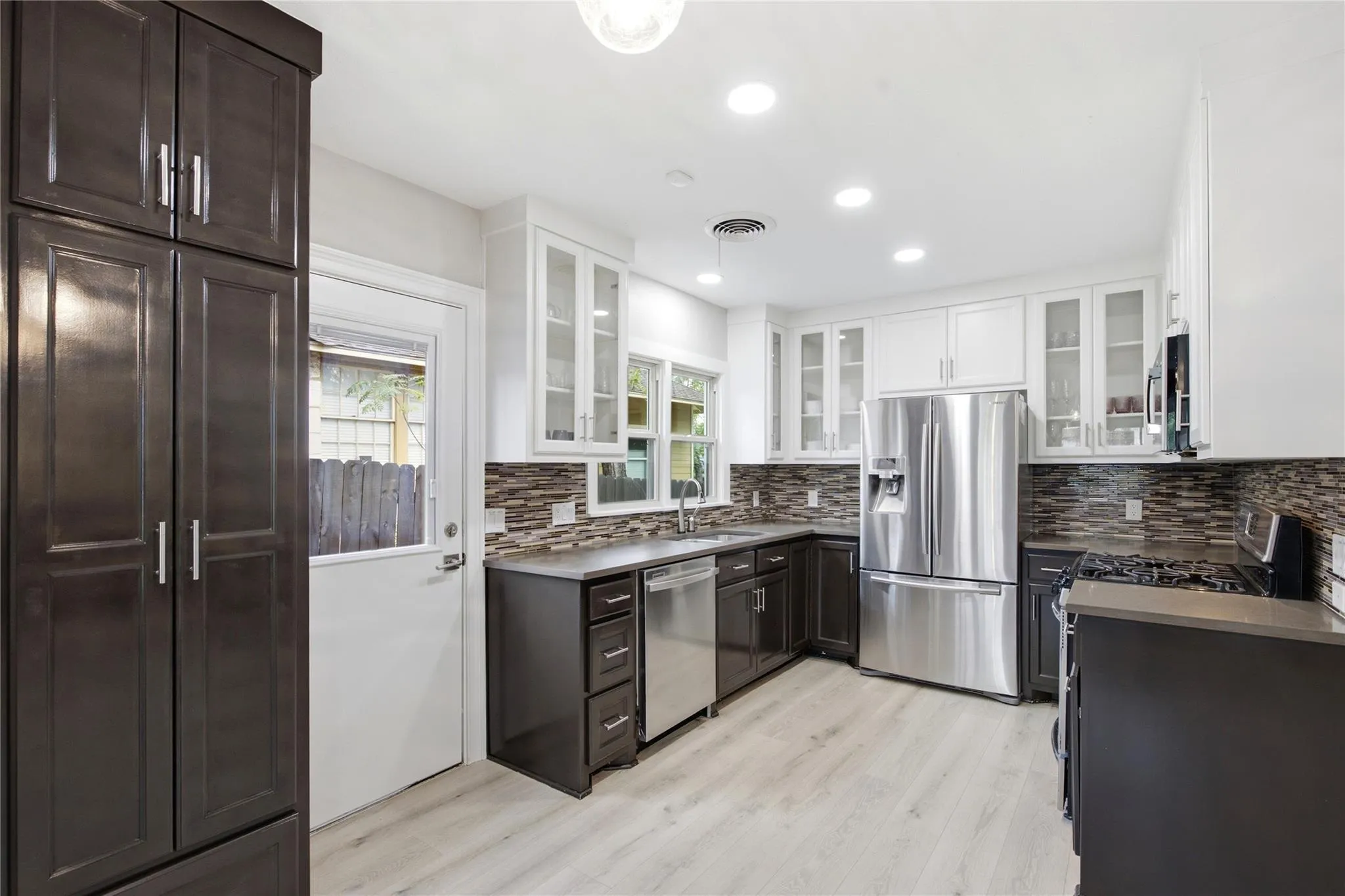 Photo 5 of 3909 WILLBERT RD