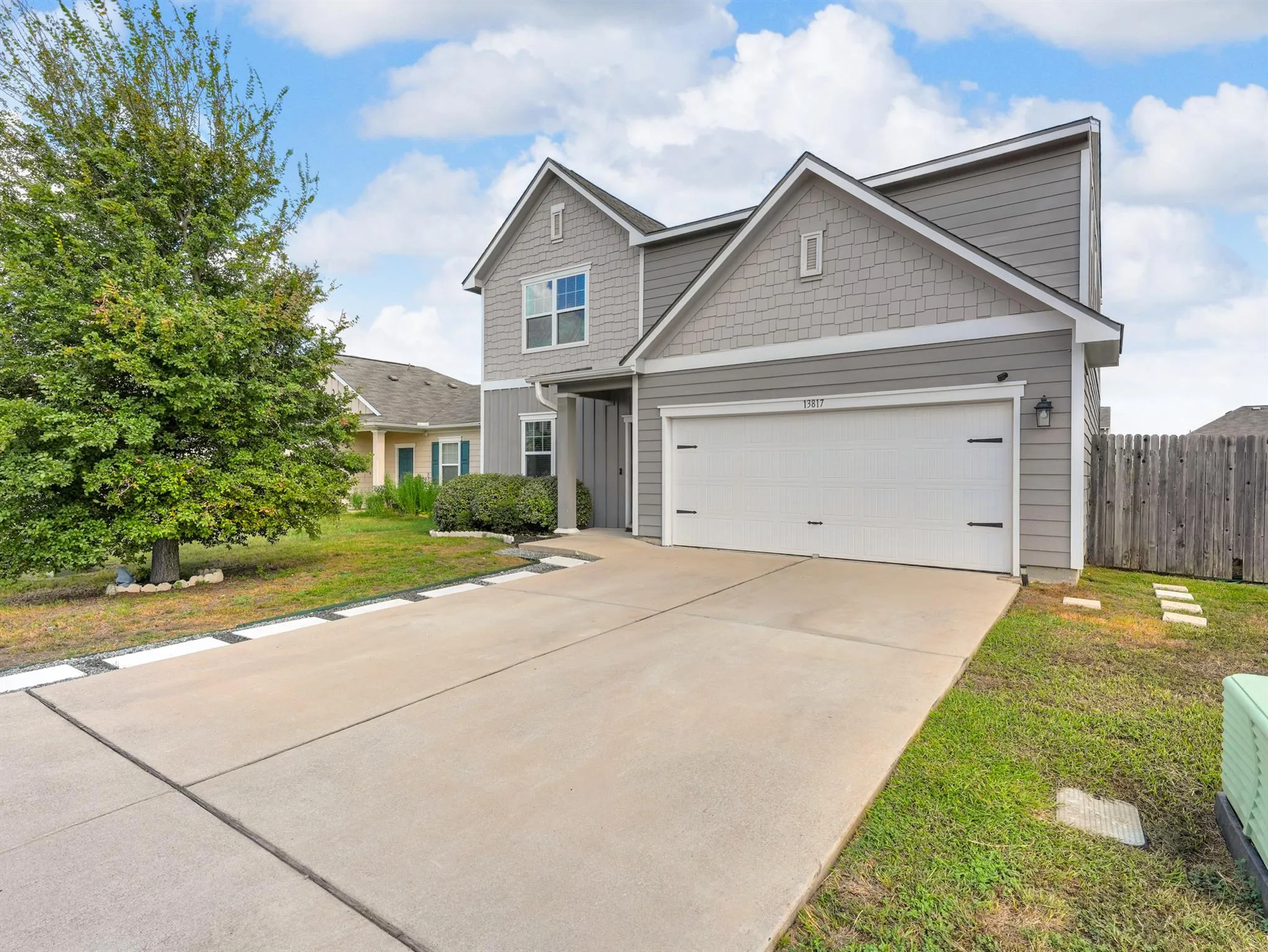 Photo 2 of 13817 MARK CHRISTOPHER WAY