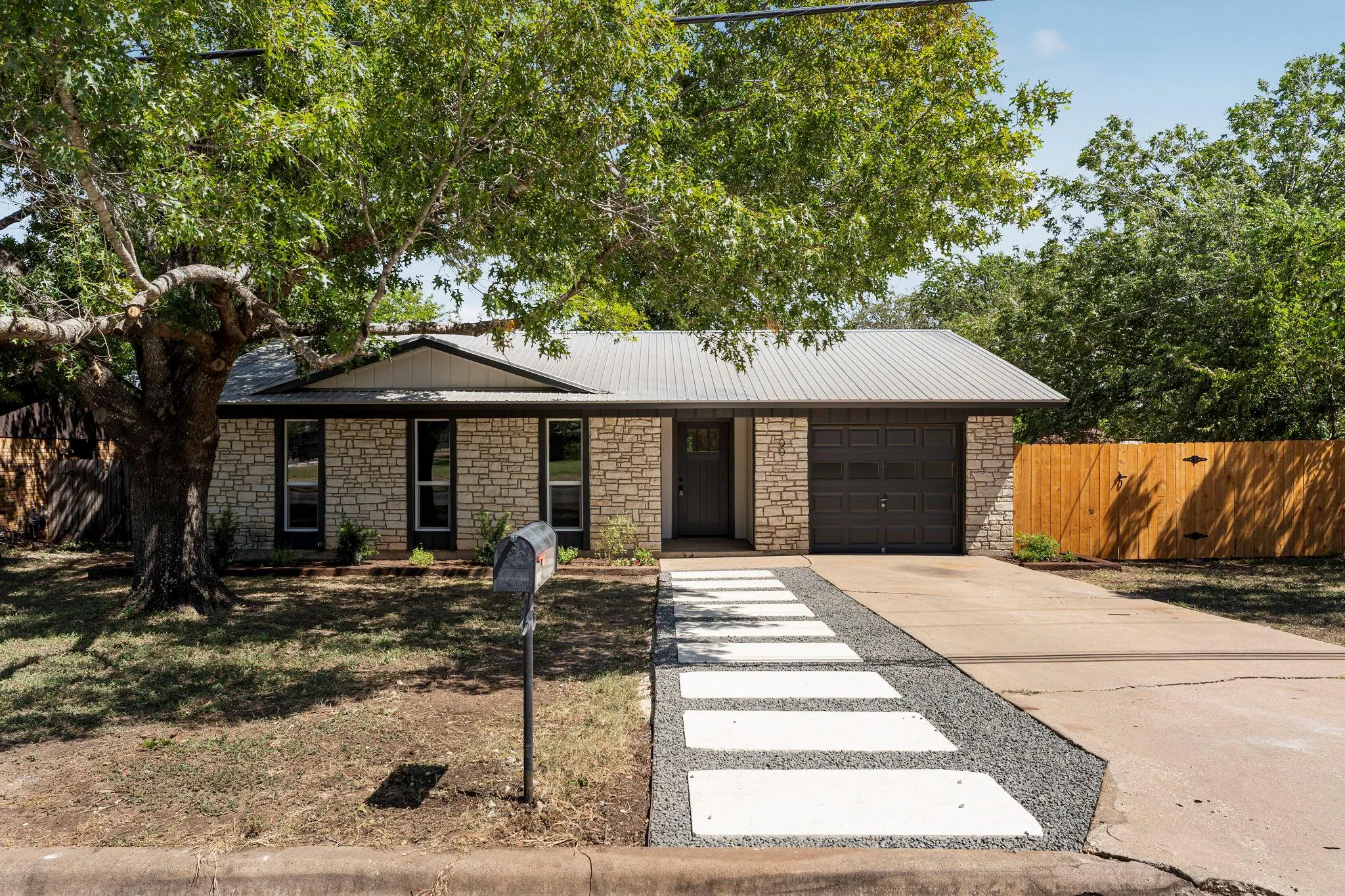 Photo of 1001 W 17TH ST, Georgetown, TX, 78626