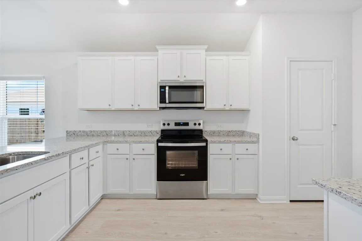 Photo 3 of 245 W LUNA BLUE LN