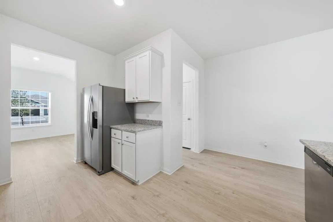 Photo 4 of 245 W LUNA BLUE LN