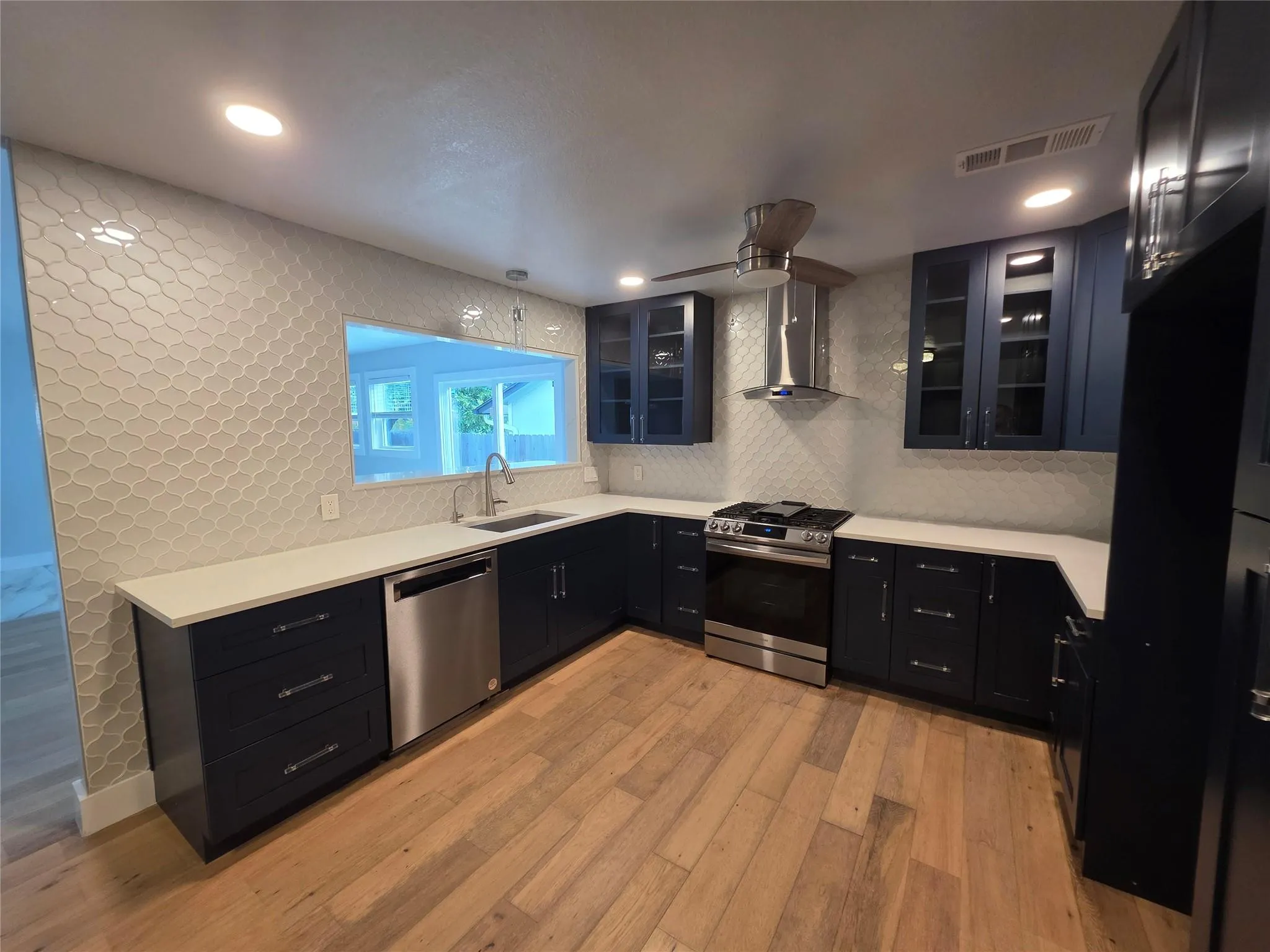Photo 4 of 11704 TANGLEBRIAR TRL