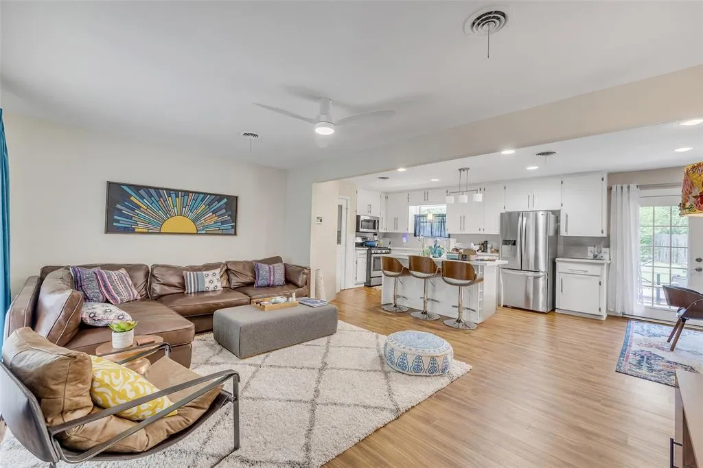Photo 4 of 1602 ASHBERRY DR