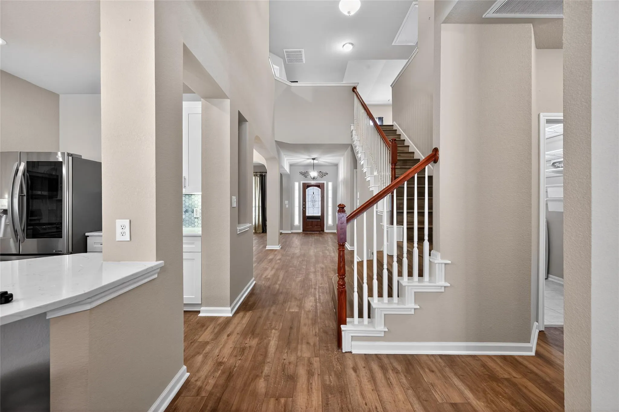Photo 3 of 15512 INTERLACHEN DR