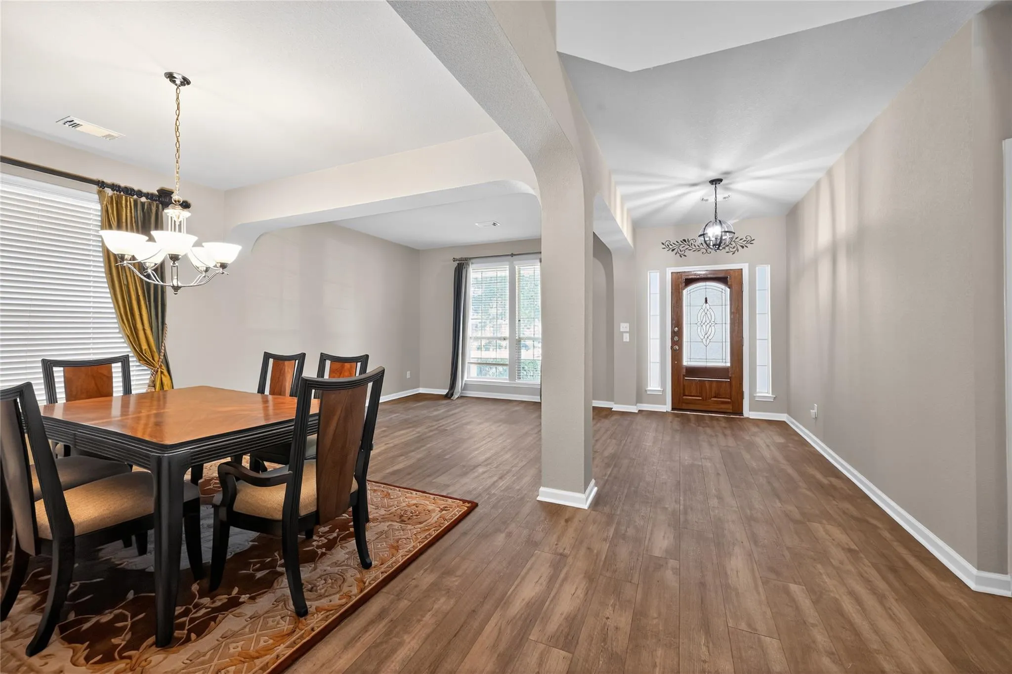 Photo 5 of 15512 INTERLACHEN DR