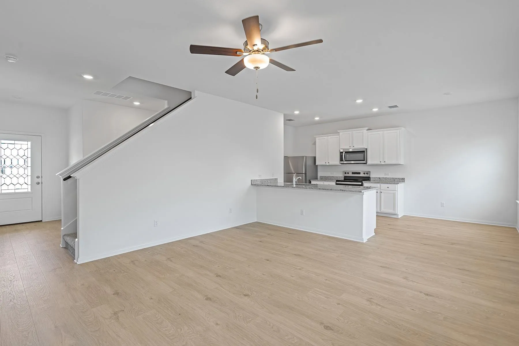 Photo 4 of 14525 WAHLBERGS WAY