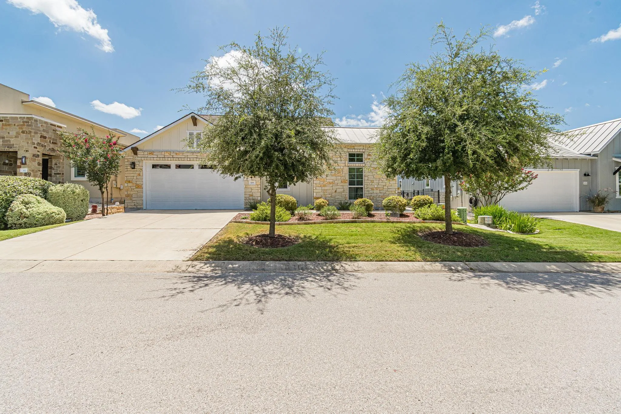Photo 2 of 108 DREAMING PLUM LN