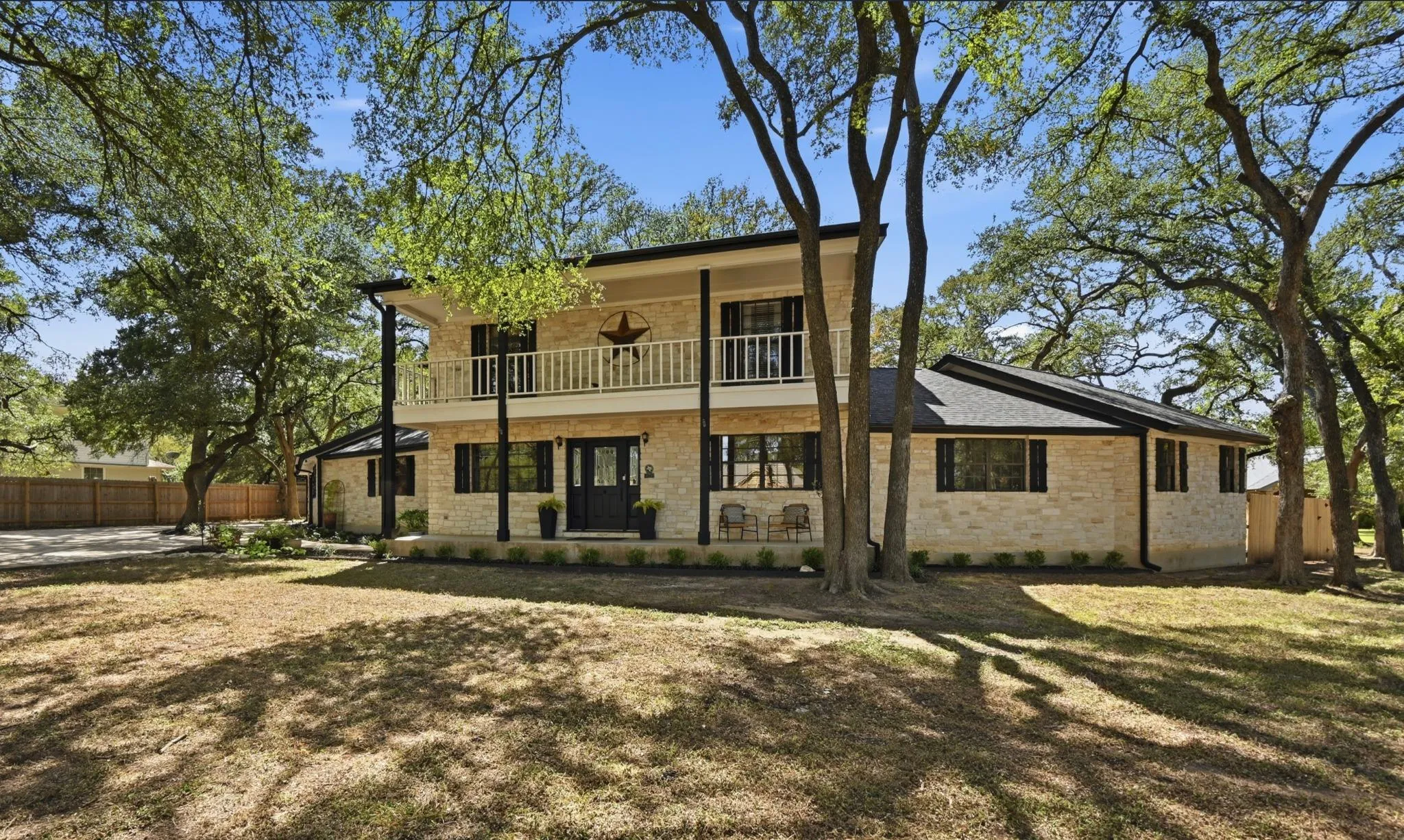 Photo of 224 MAPLE DR, Mountain City, TX, 78610