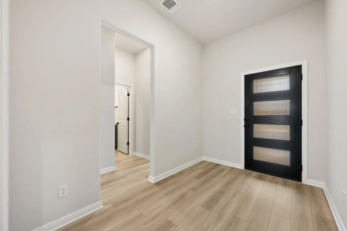 Photo 4 of 313 POSSUMHAW LN