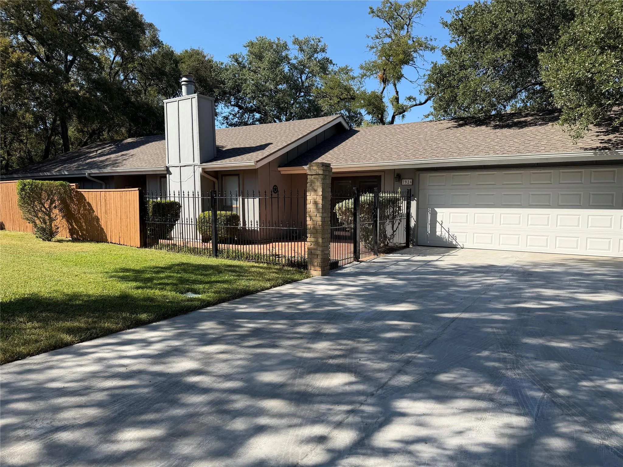 Photo of 7924 RIDGELINE N N, Austin, TX, 78731