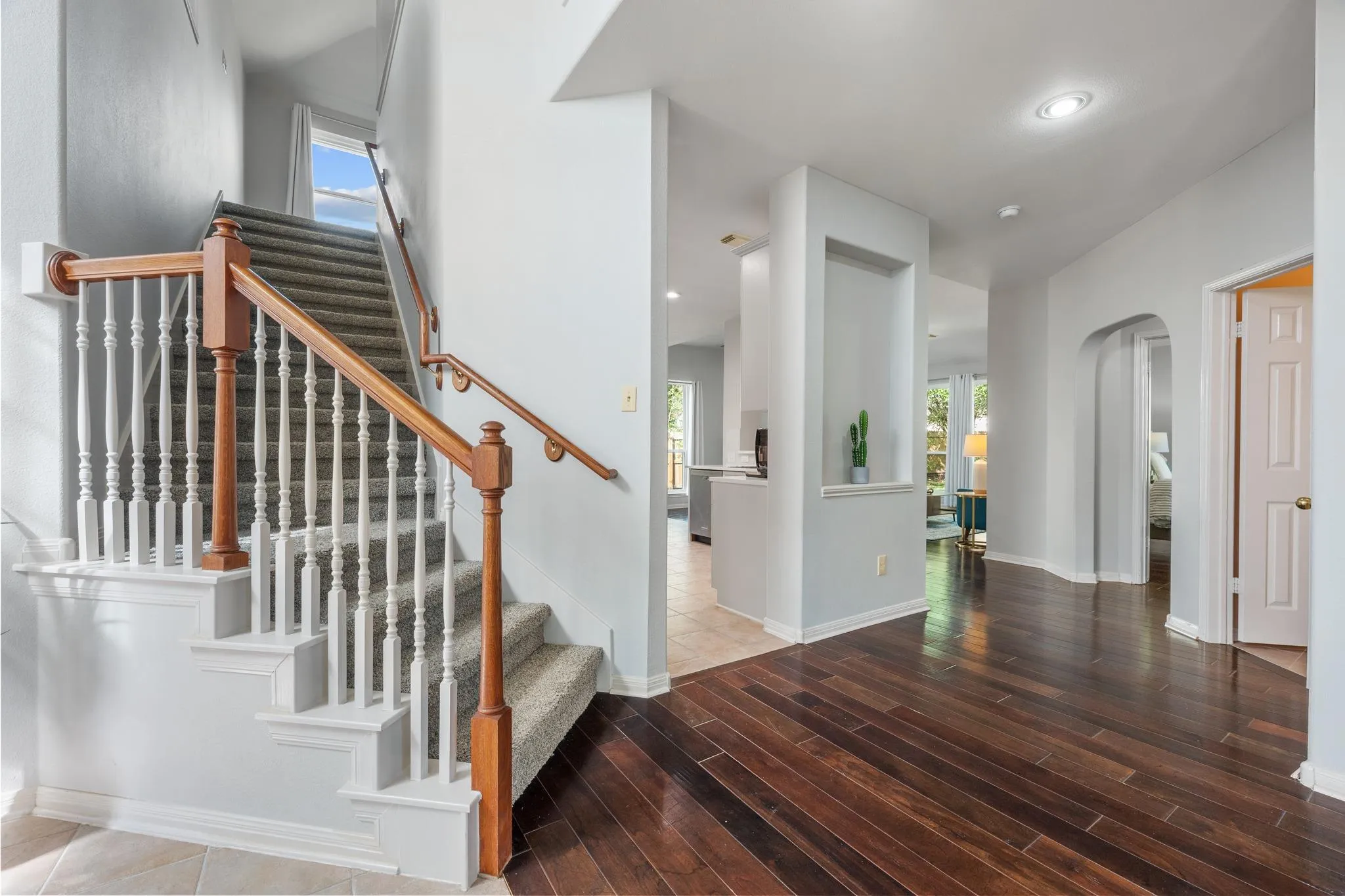 Photo 4 of 10808 BEACHMONT LN