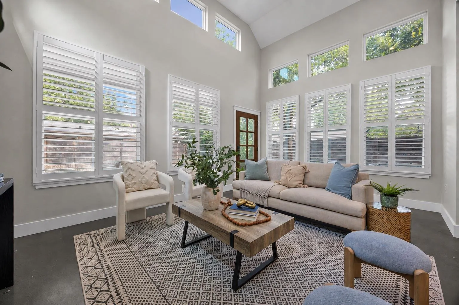 Photo 4 of 1609 DELONEY ST #B