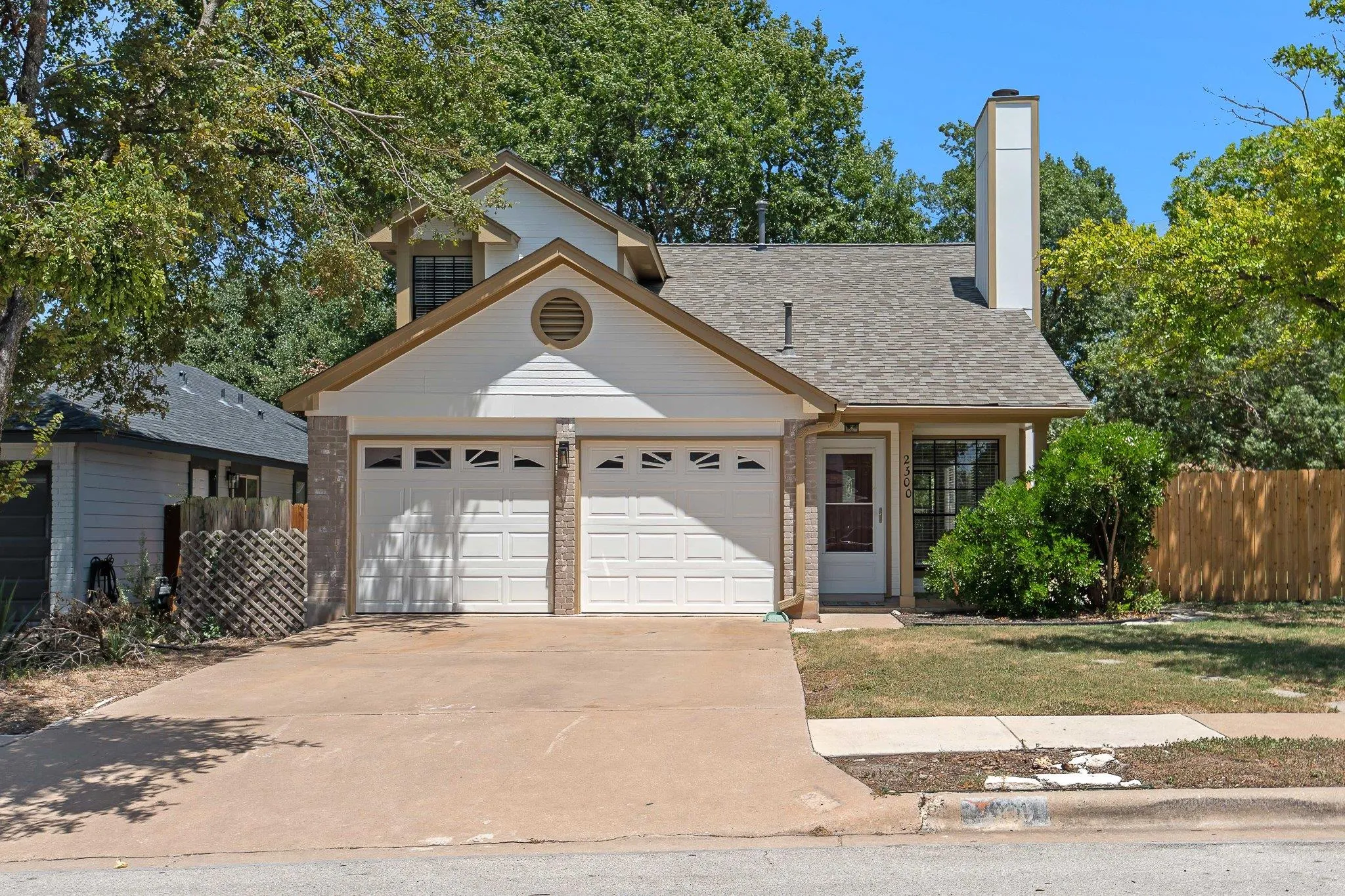 Photo 2 of 2300 DOWD LN