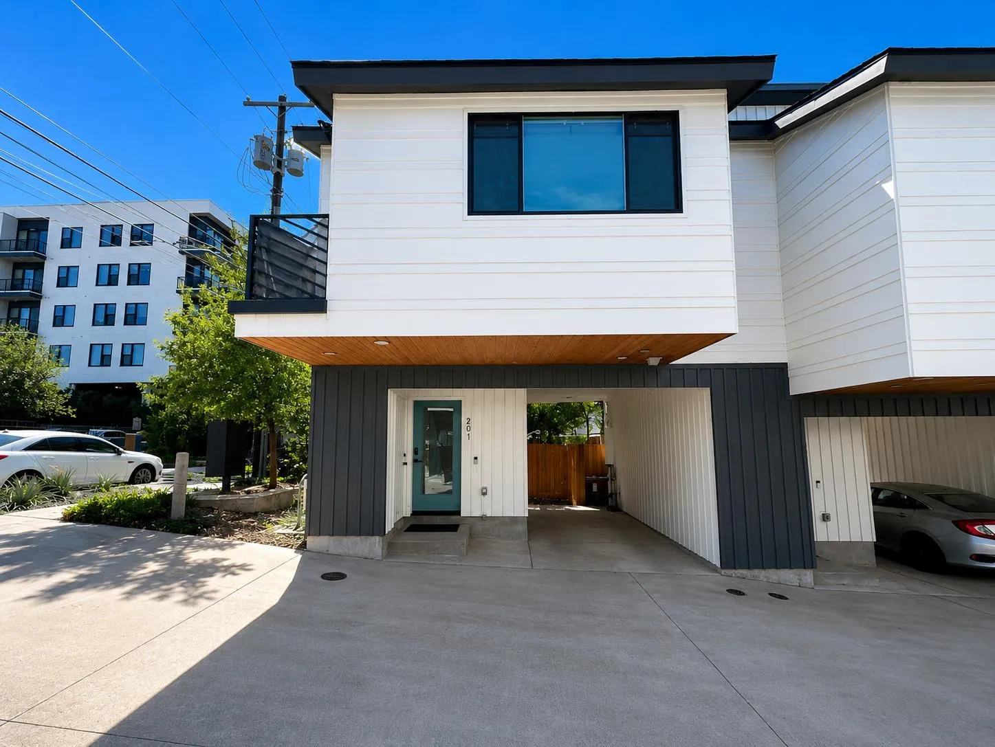 Photo of 913 DUNCAN LN #201, Austin, TX, 78705