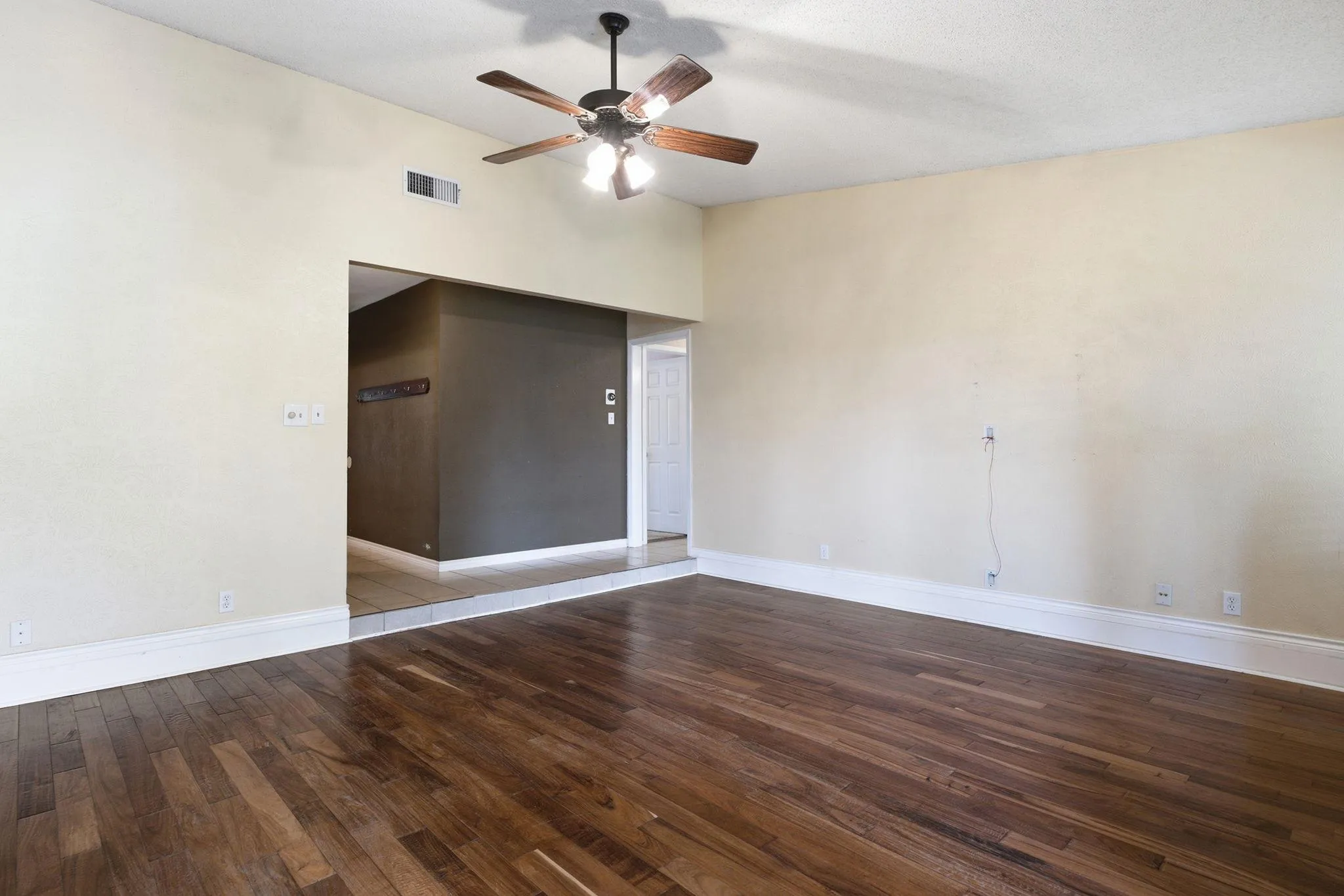 Photo 5 of 8509 SLANT OAK DR