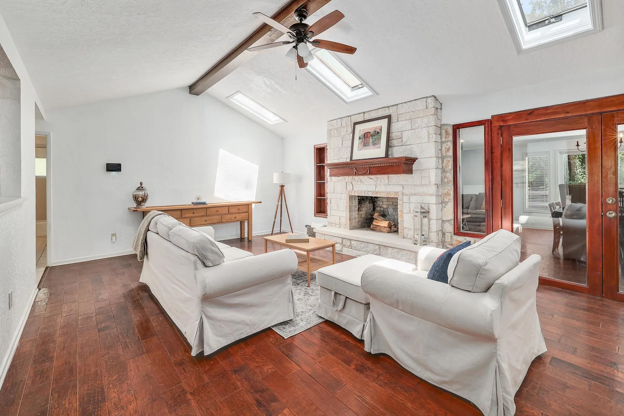 Photo 4 of 602 MEADOWBROOK DR