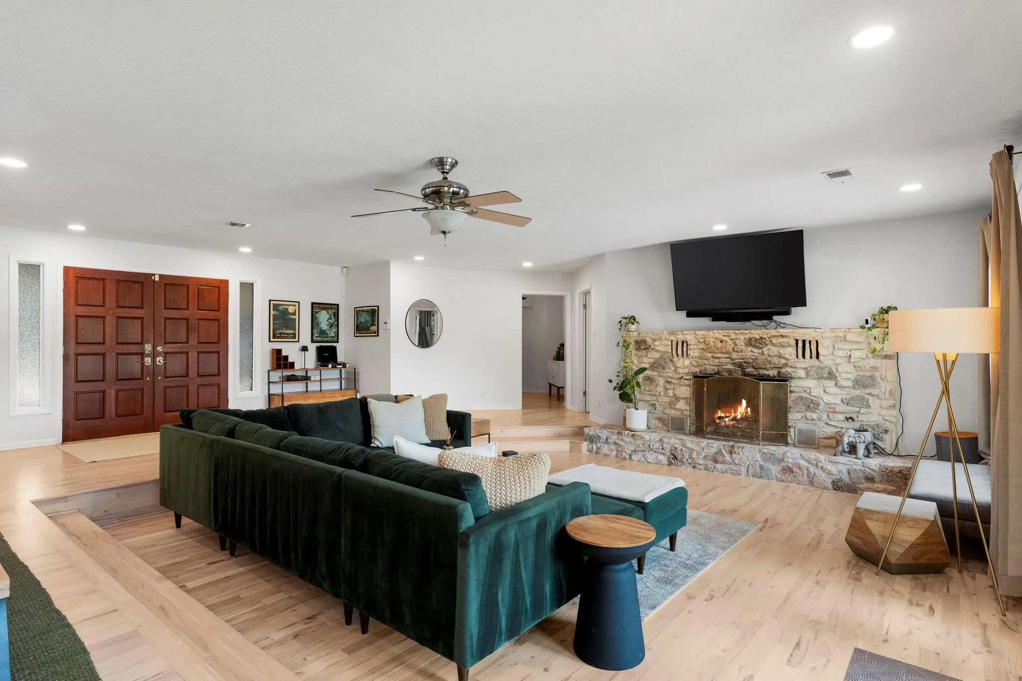 Photo 5 of 3902 KNOLLWOOD DR #A