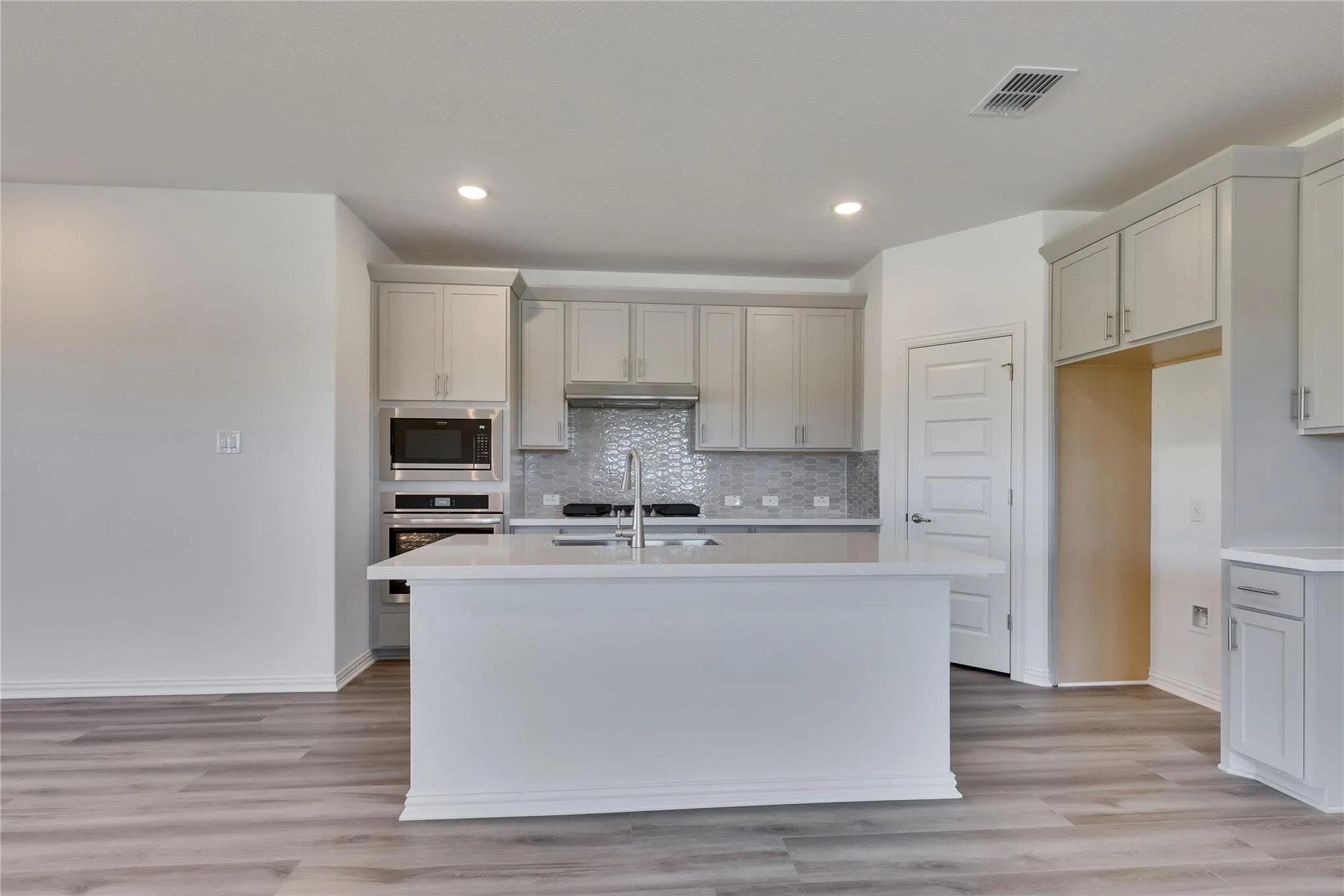 Photo 5 of 160 MORGAN MEADOW DR