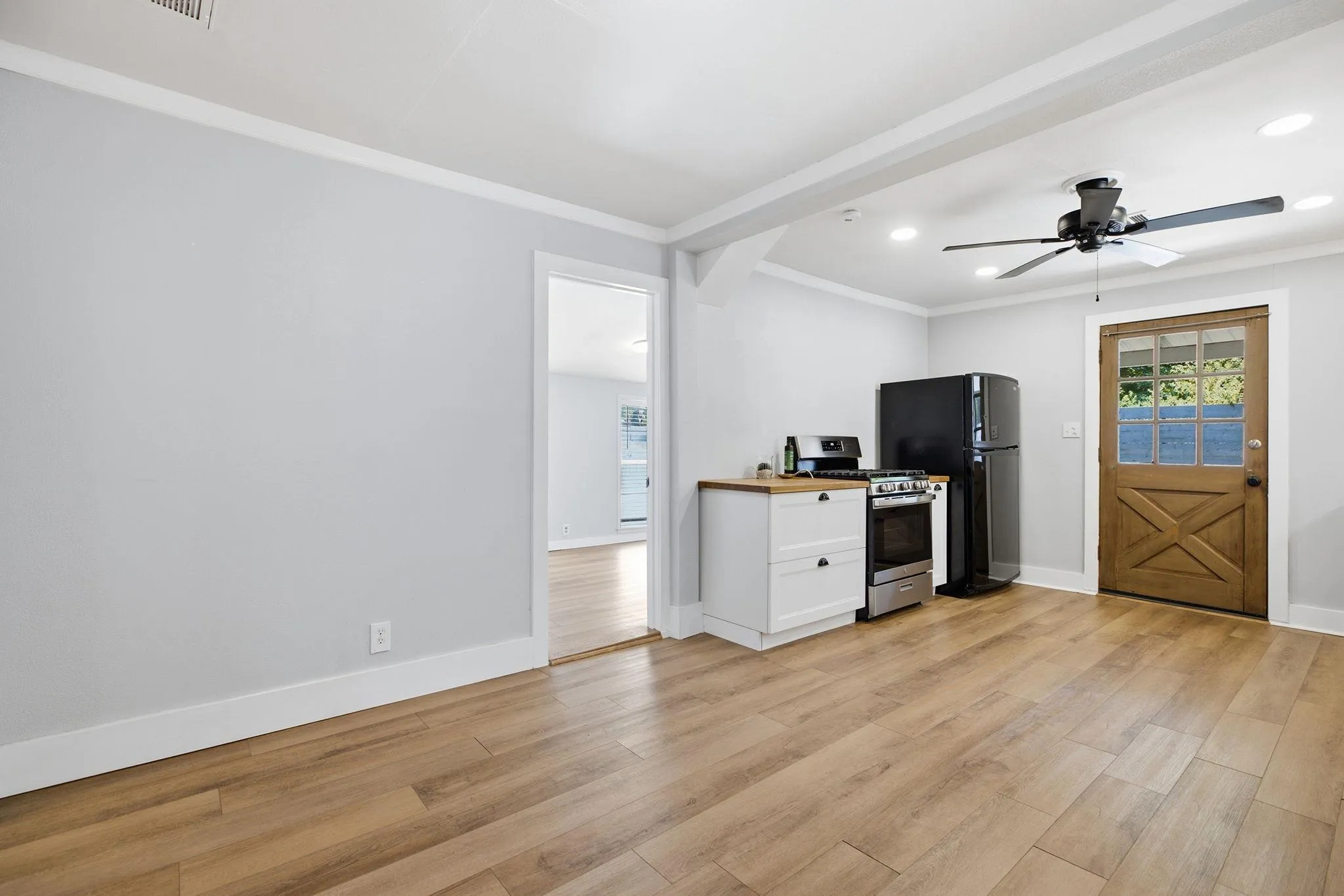 Photo 5 of 110 FALLWELL ST