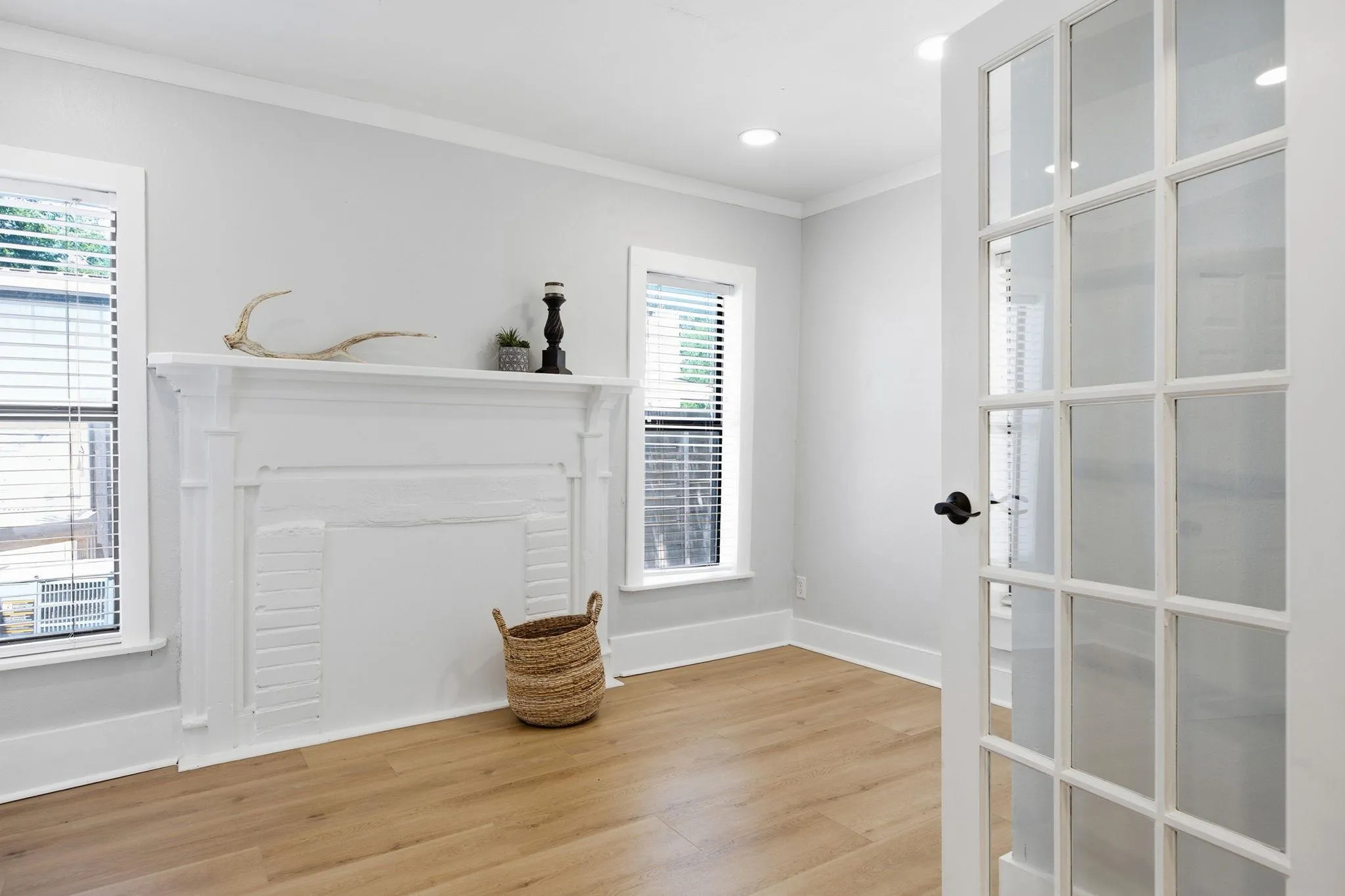 Photo 4 of 110 FALLWELL ST