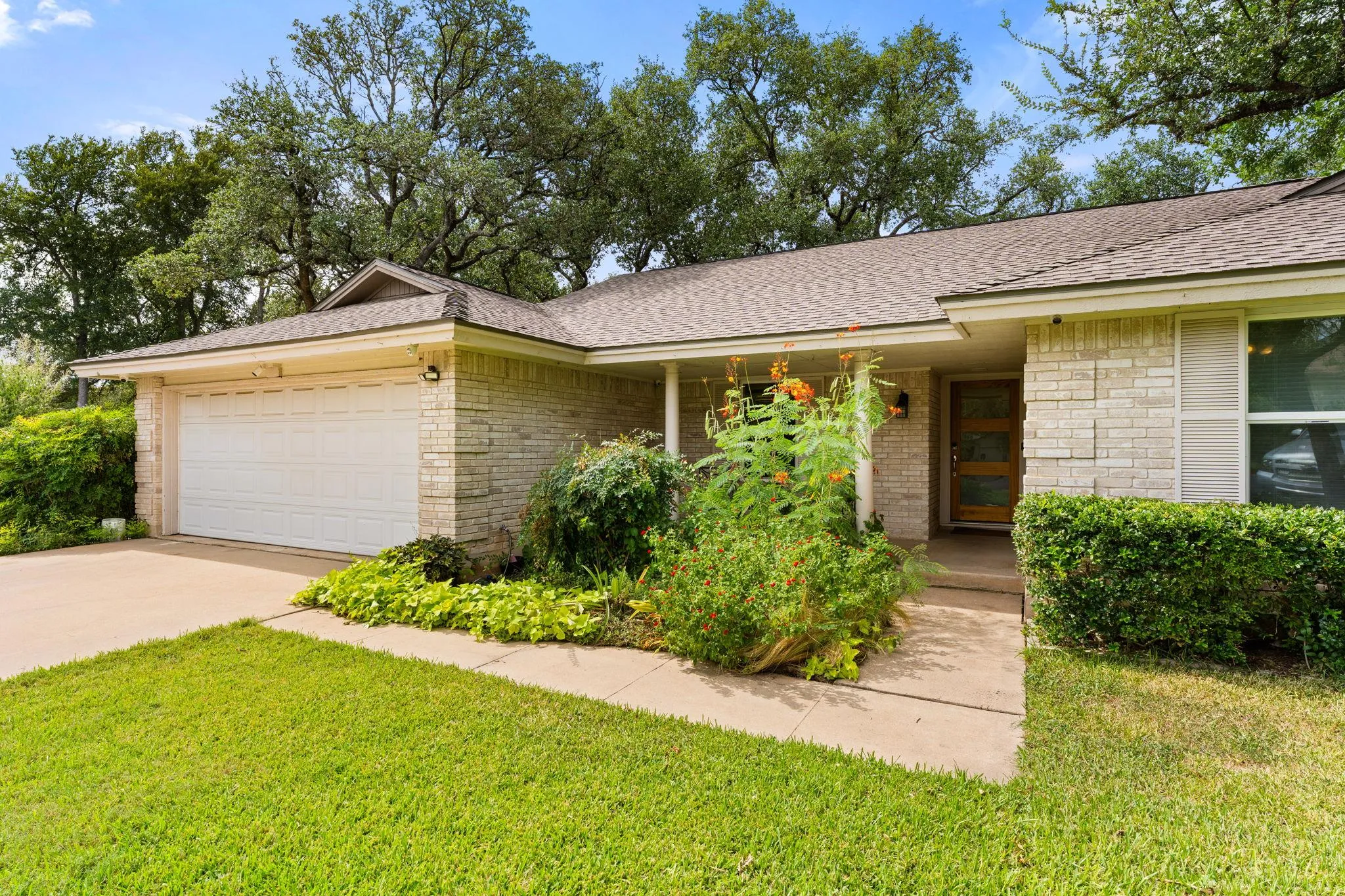 Photo of 9702 BEAUCHAMP SQ, Austin, TX, 78729
