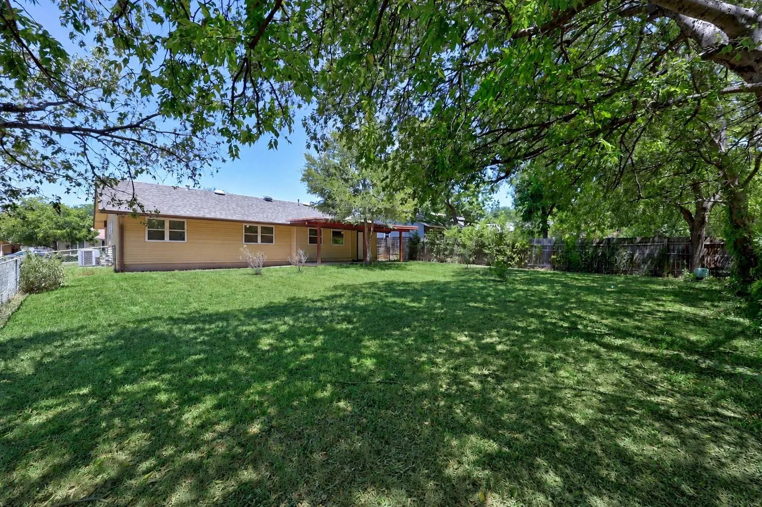 Photo 2 of 9713 DALLUM DR
