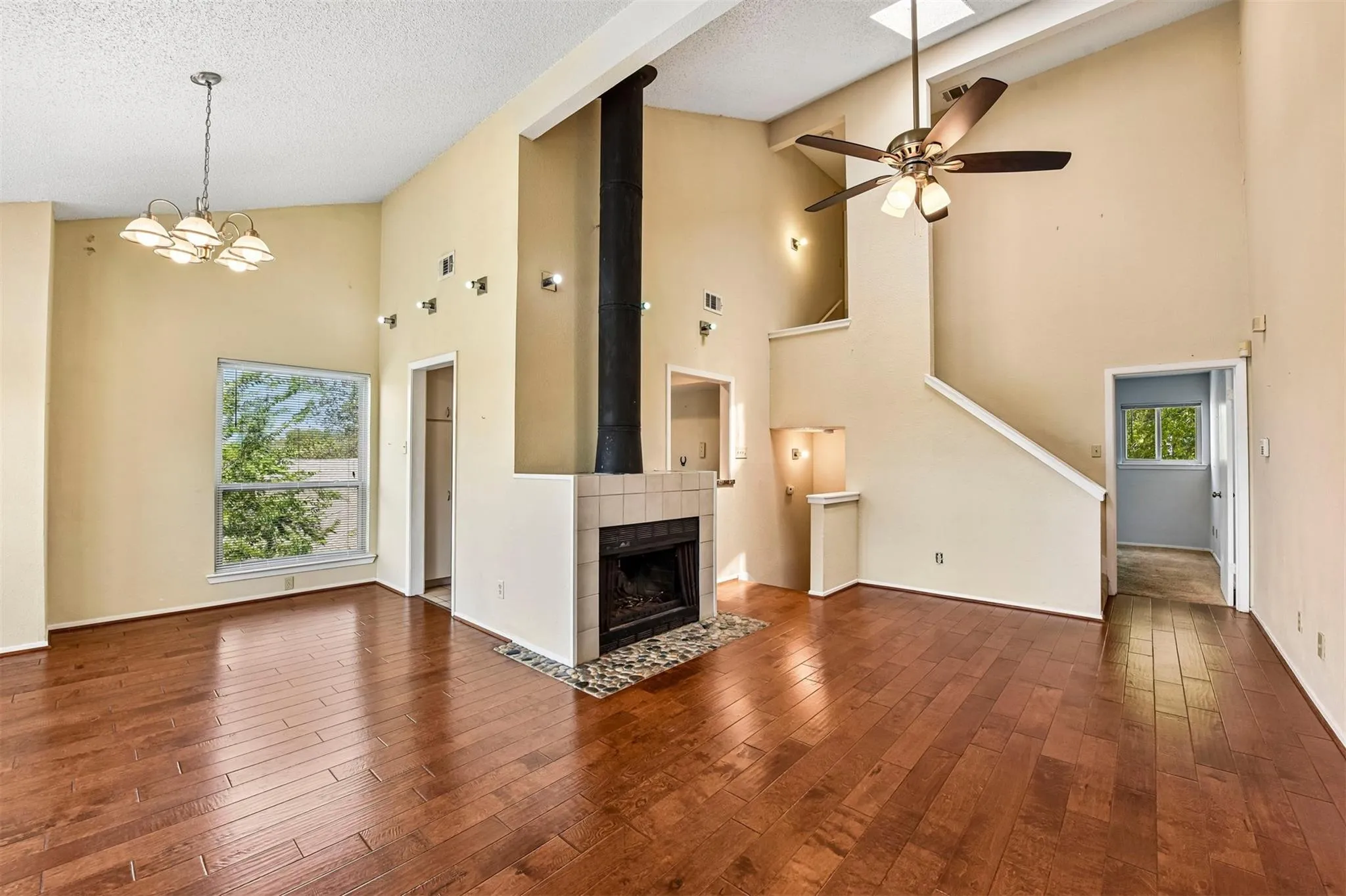 Photo 4 of 2612 SAN PEDRO ST #211