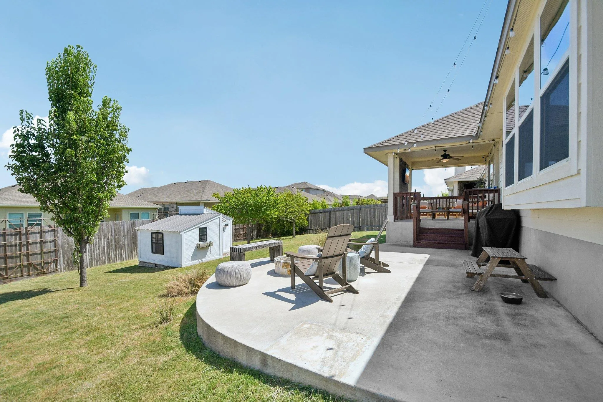 Photo 4 of 417 KIRKHILL ST