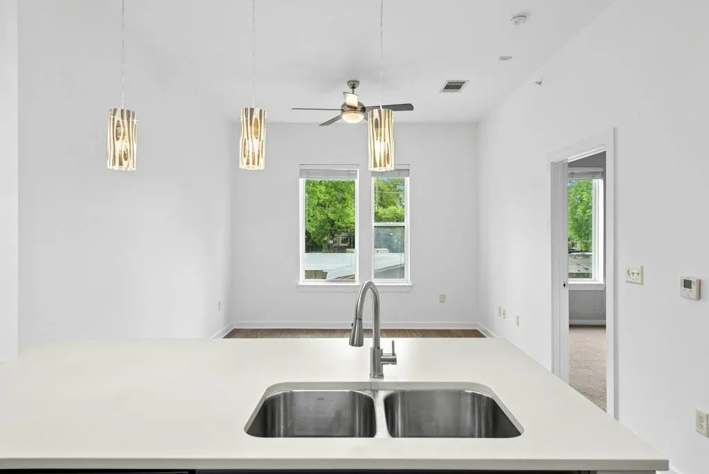 Photo 5 of 1900 BARTON SPRINGS RD #2021