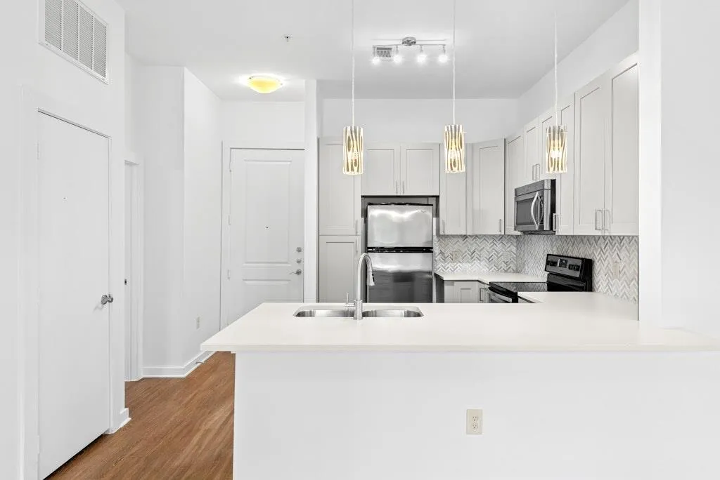 Photo 3 of 1900 BARTON SPRINGS RD #2021