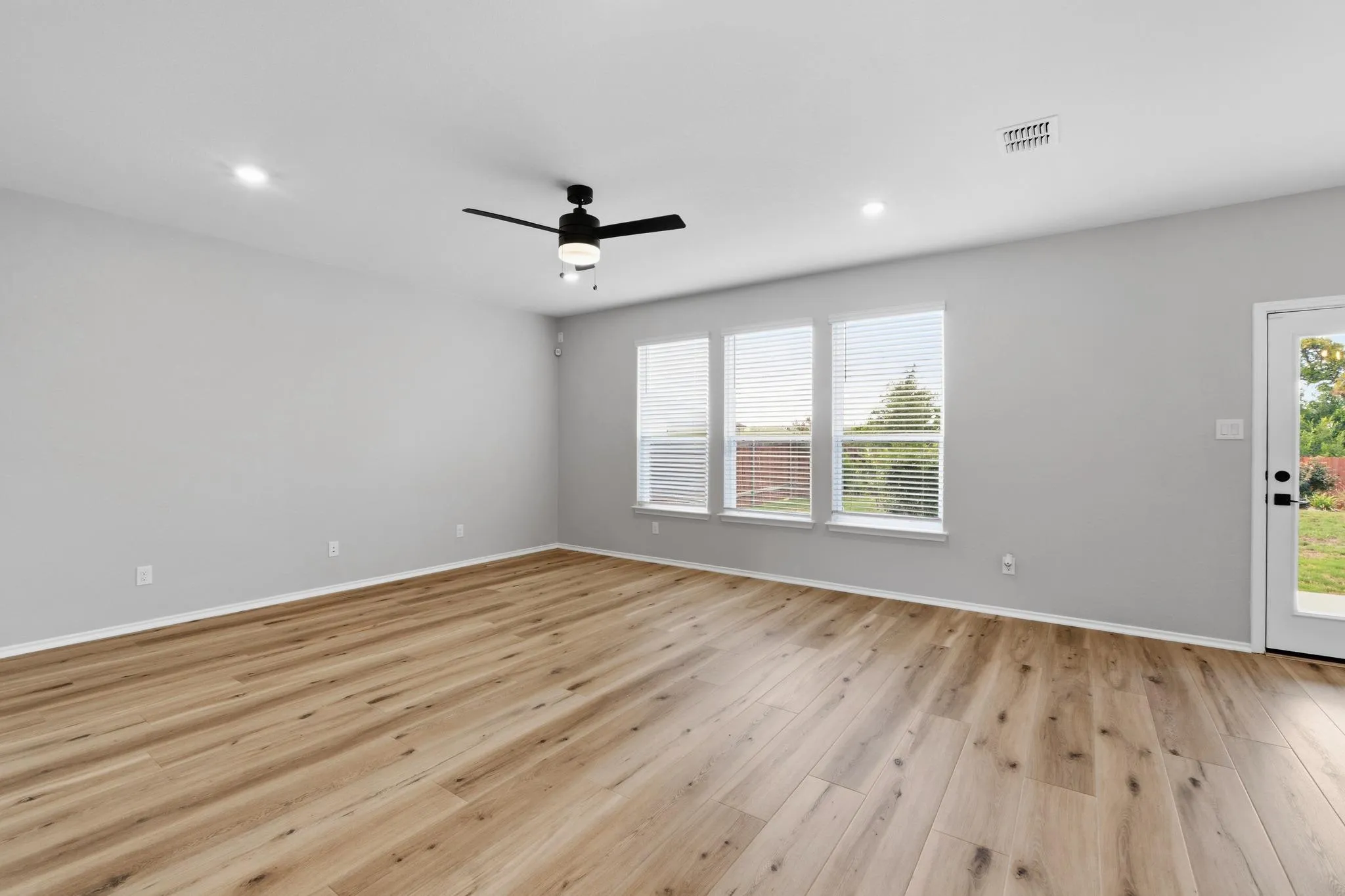 Photo 5 of 1805 GARLOCK DR