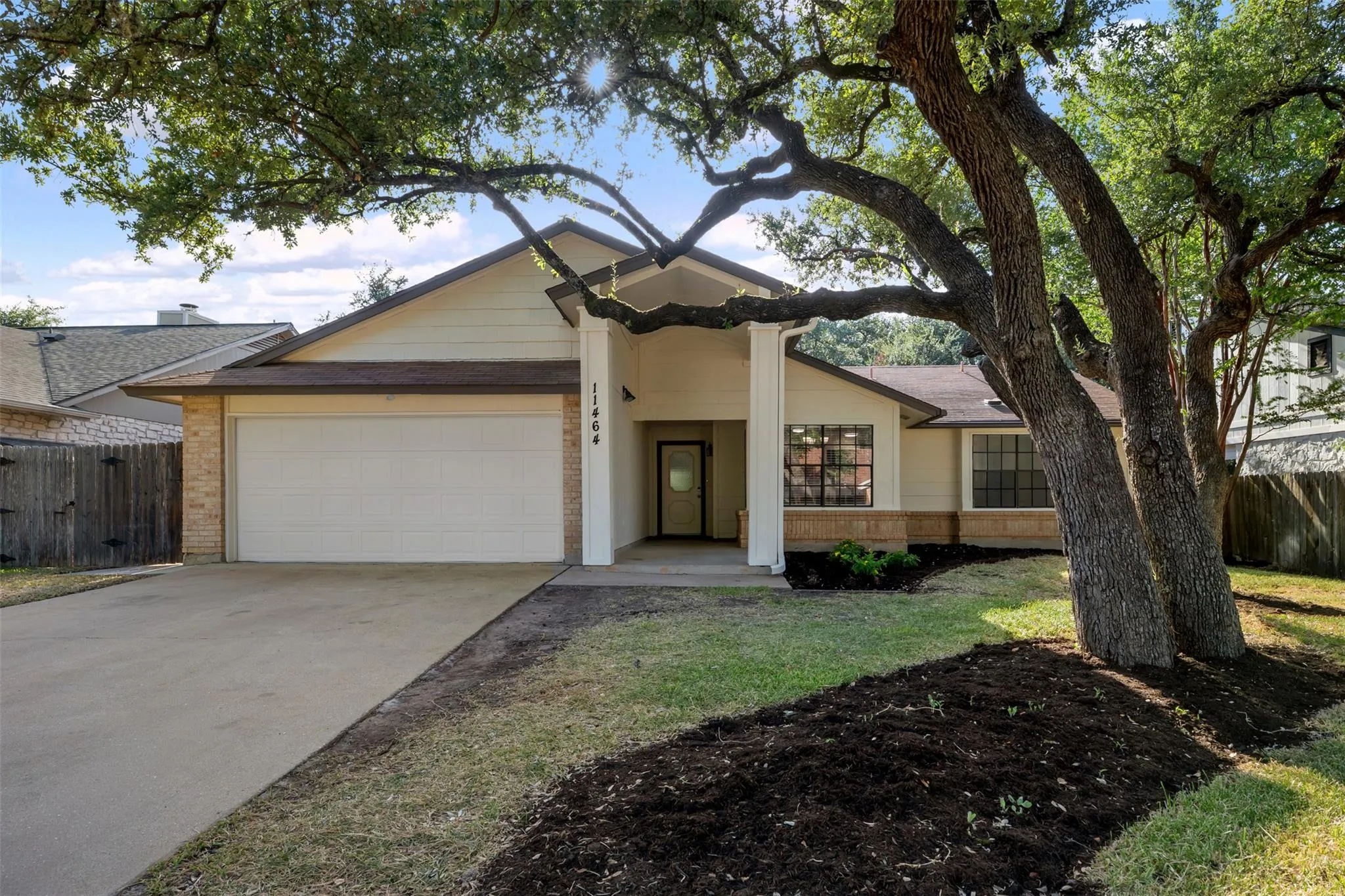 Photo of 11464 BRISTLE OAK TRL, Austin, TX, 78750