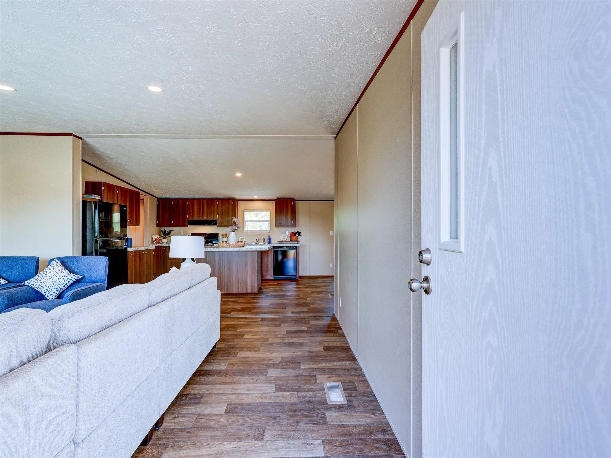 Photo 3 of 146 MONTE VISTA DR