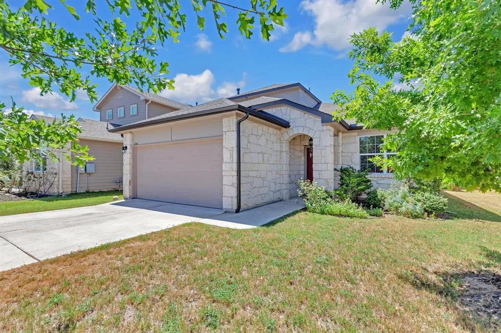 Photo of 228 BARON CREEK TRL, Bastrop, TX, 78602