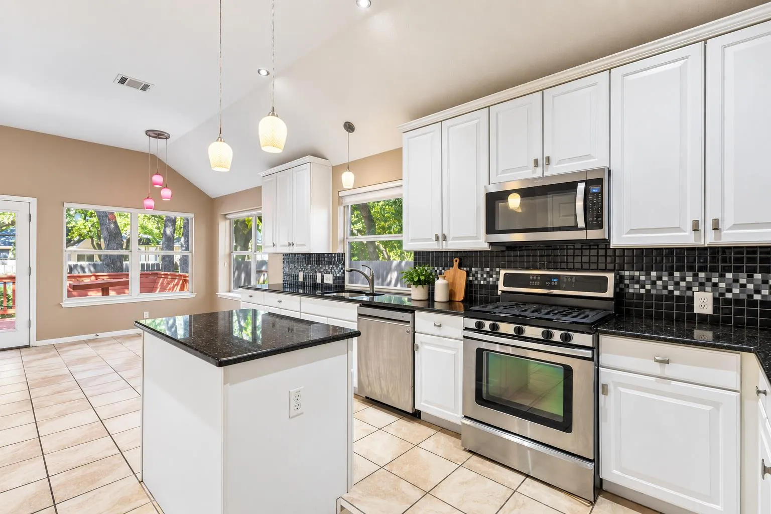 Photo 2 of 15814 RUSTIC LN