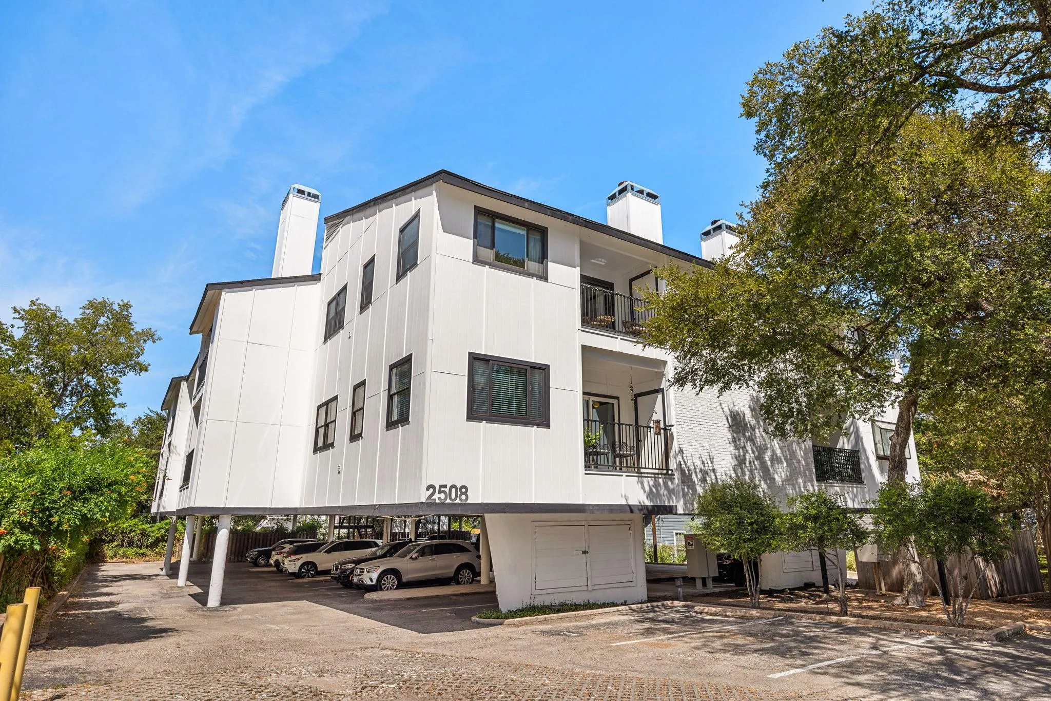 Photo 2 of 2508 W 12TH ST #205