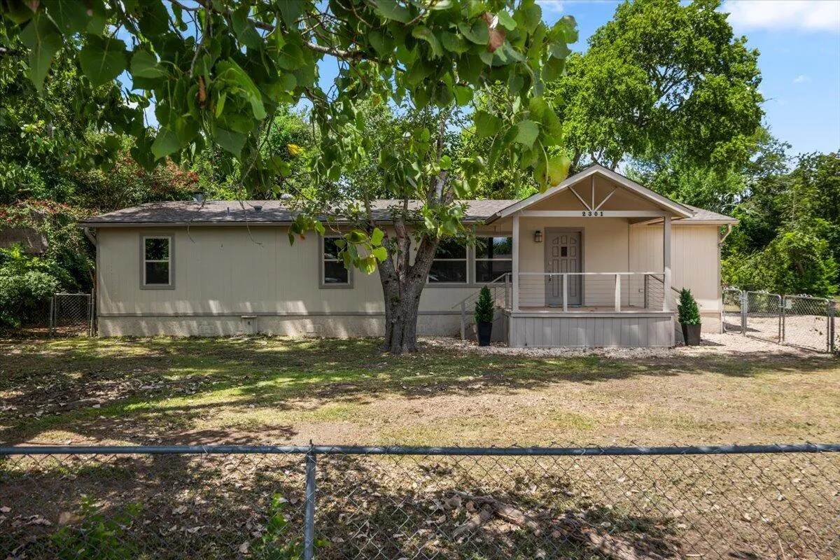 Photo 1 of 2301 SUMAC LN