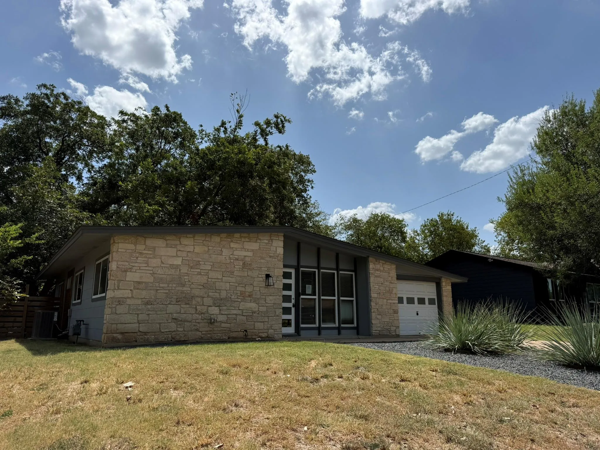 Photo 3 of 509 RAMBLE LN
