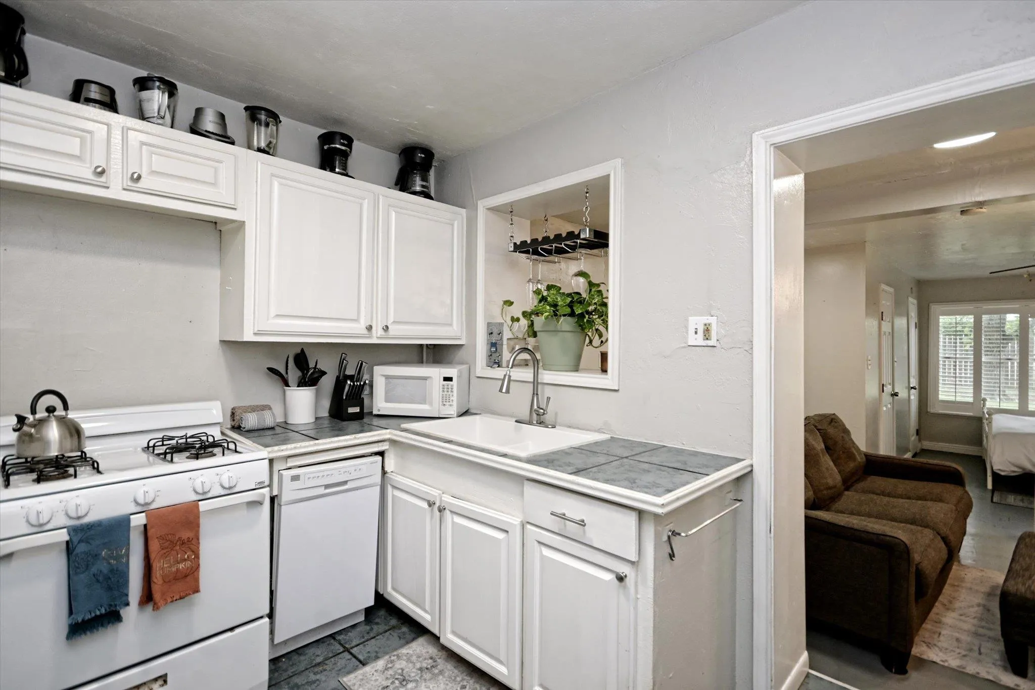 Photo 5 of 3409 BANTON RD #B
