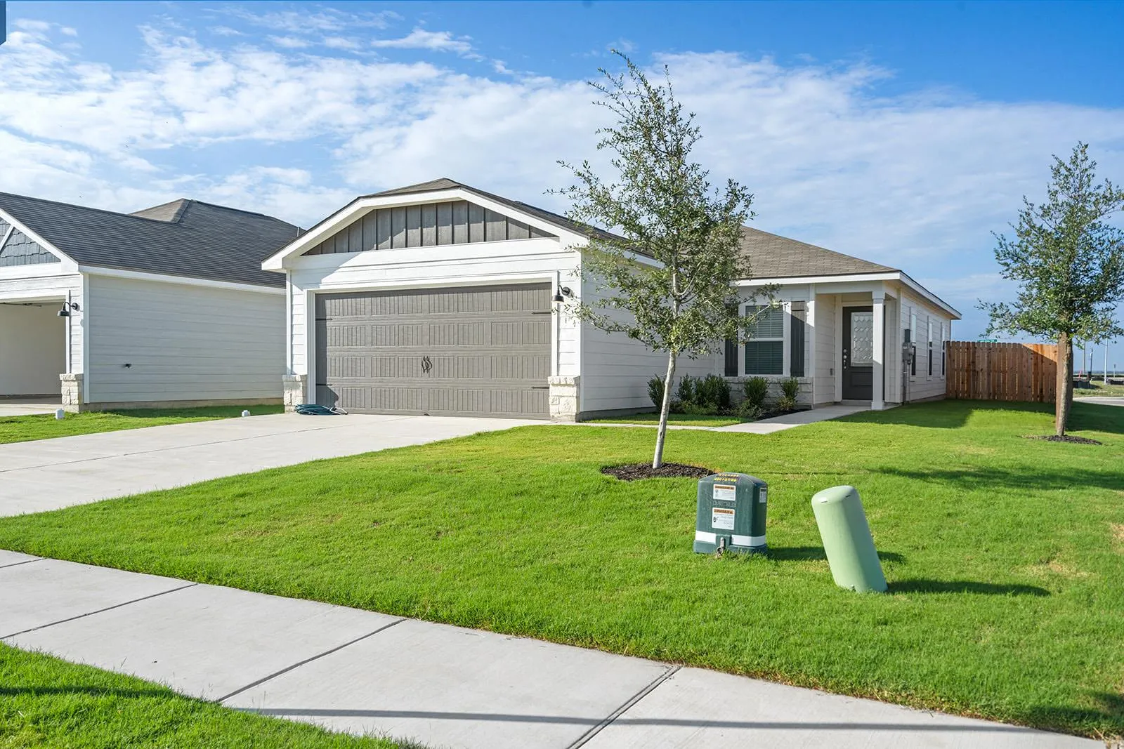 Photo of 309 W LUNA BLUE LN, Jarrell, TX, 76537
