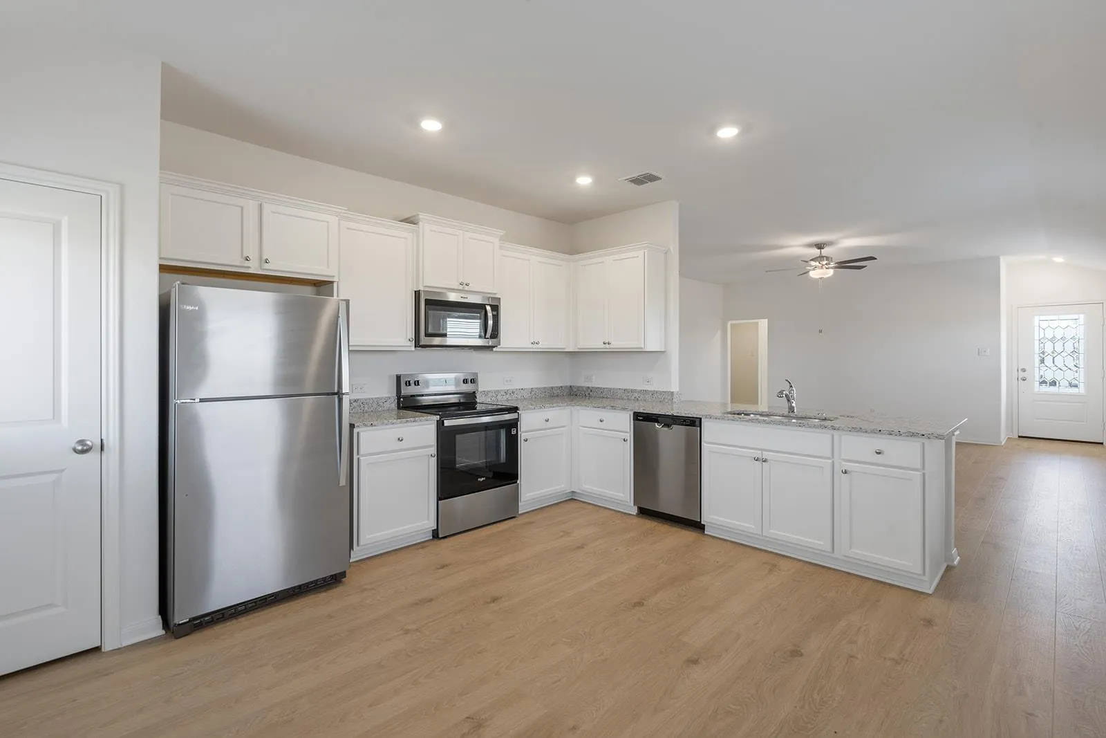 Photo 2 of 309 W LUNA BLUE LN