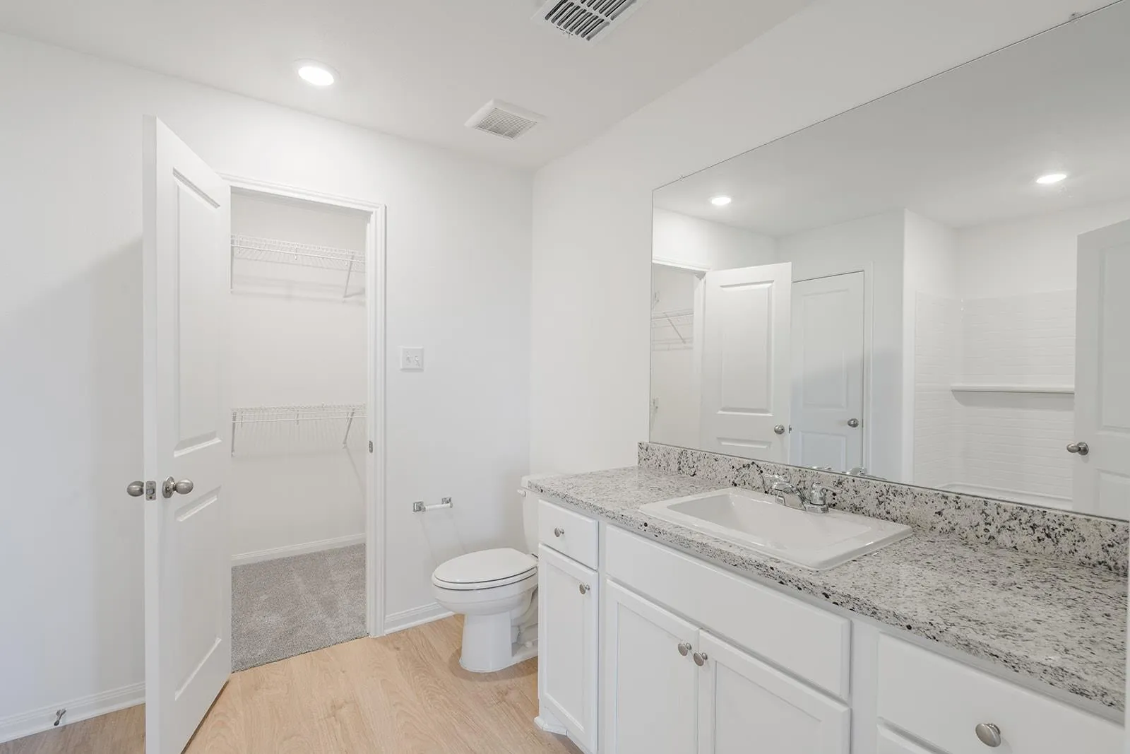 Photo 5 of 309 W LUNA BLUE LN