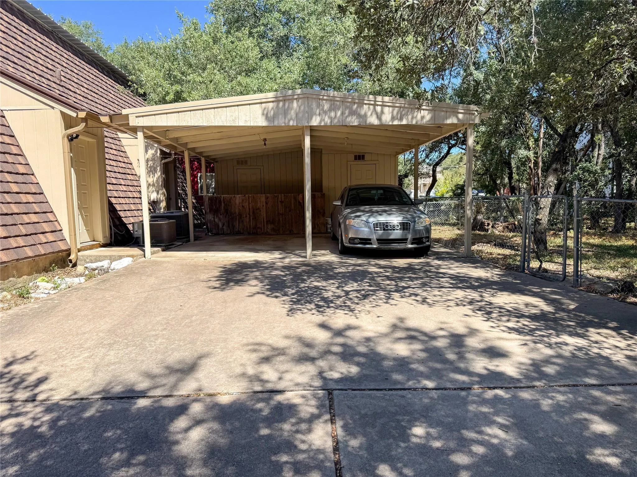 Photo 3 of 3709 ROCKY HOLLOW TRL #A&B