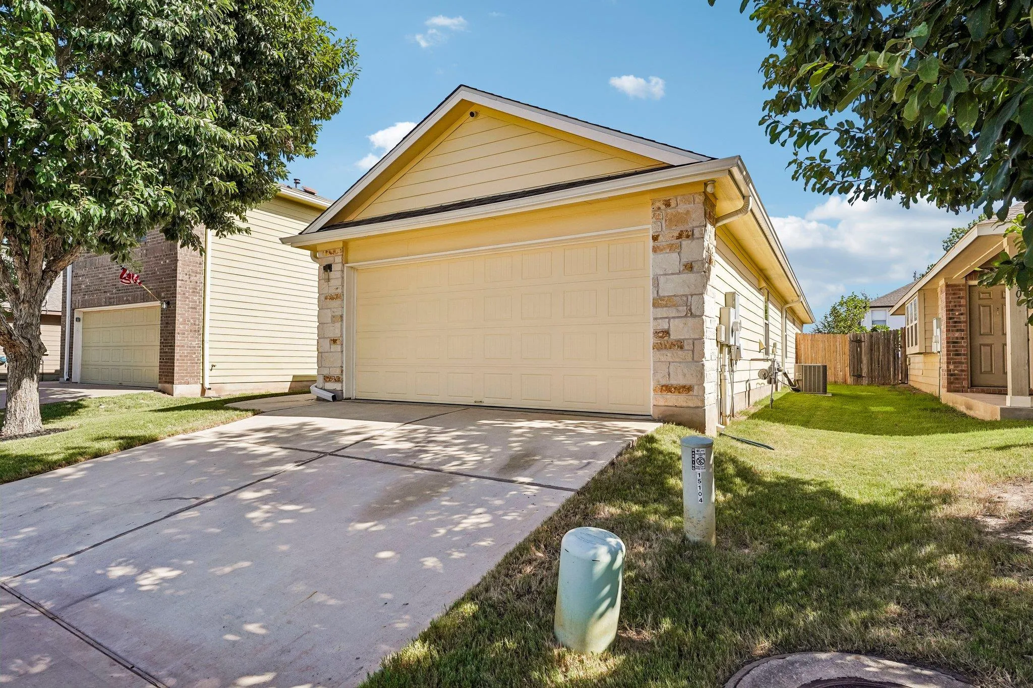 Photo 2 of 15104 VERELA DR